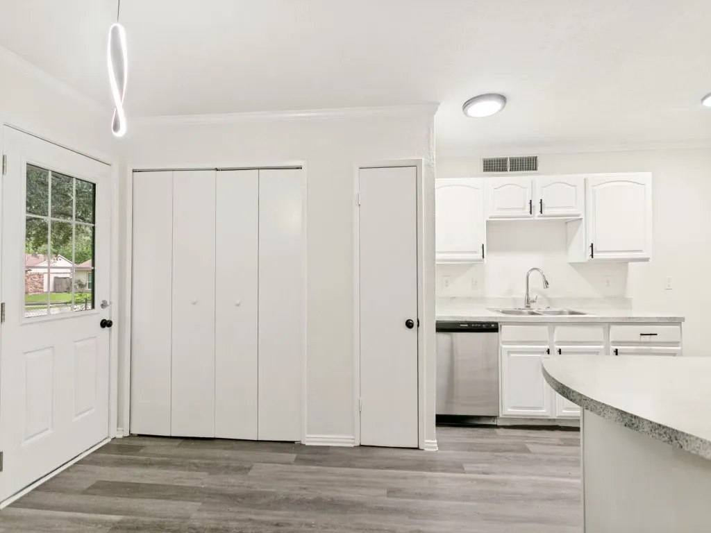 Single Family Residence For Sale in Collin County , 905 Hawthorne Drive, Allen, Texas 75002, 4 Bedroom, 2 Bathroom, Garage spaces, 1,500 Sqft, built in 1975, mls#21366345, Real Estate Agent in Allen, Homes For Sale in Collin county, Homes For Sale in Allen, Realtor in Allen Texas, Real Estate Brokerage Independent Realty Texas, Luminita Cordes Realtor