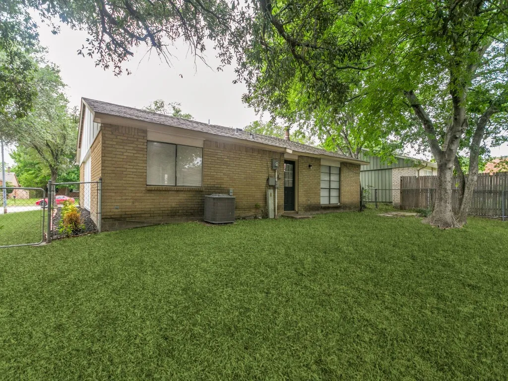 Single Family Residence For Sale in Collin County , 905 Hawthorne Drive, Allen, Texas 75002, 4 Bedroom, 2 Bathroom, Garage spaces, 1,500 Sqft, built in 1975, mls#21366345, Real Estate Agent in Allen, Homes For Sale in Collin county, Homes For Sale in Allen, Realtor in Allen Texas, Real Estate Brokerage Independent Realty Texas, Luminita Cordes Realtor
