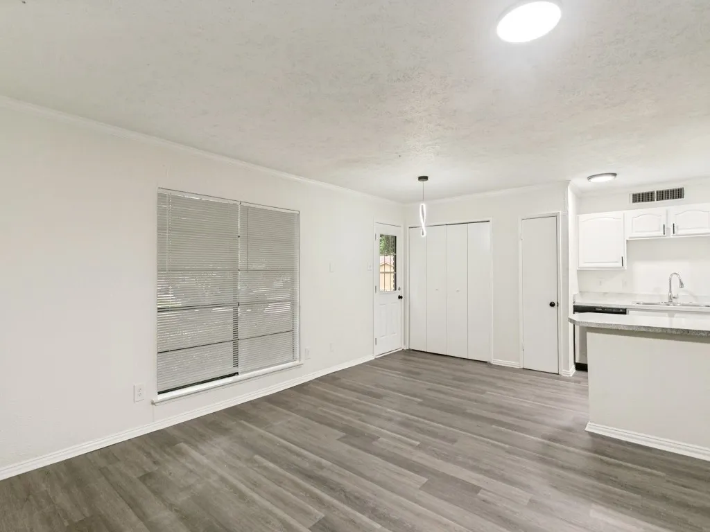 Single Family Residence For Sale in Collin County , 905 Hawthorne Drive, Allen, Texas 75002, 4 Bedroom, 2 Bathroom, Garage spaces, 1,500 Sqft, built in 1975, mls#21366345, Real Estate Agent in Allen, Homes For Sale in Collin county, Homes For Sale in Allen, Realtor in Allen Texas, Real Estate Brokerage Independent Realty Texas, Luminita Cordes Realtor