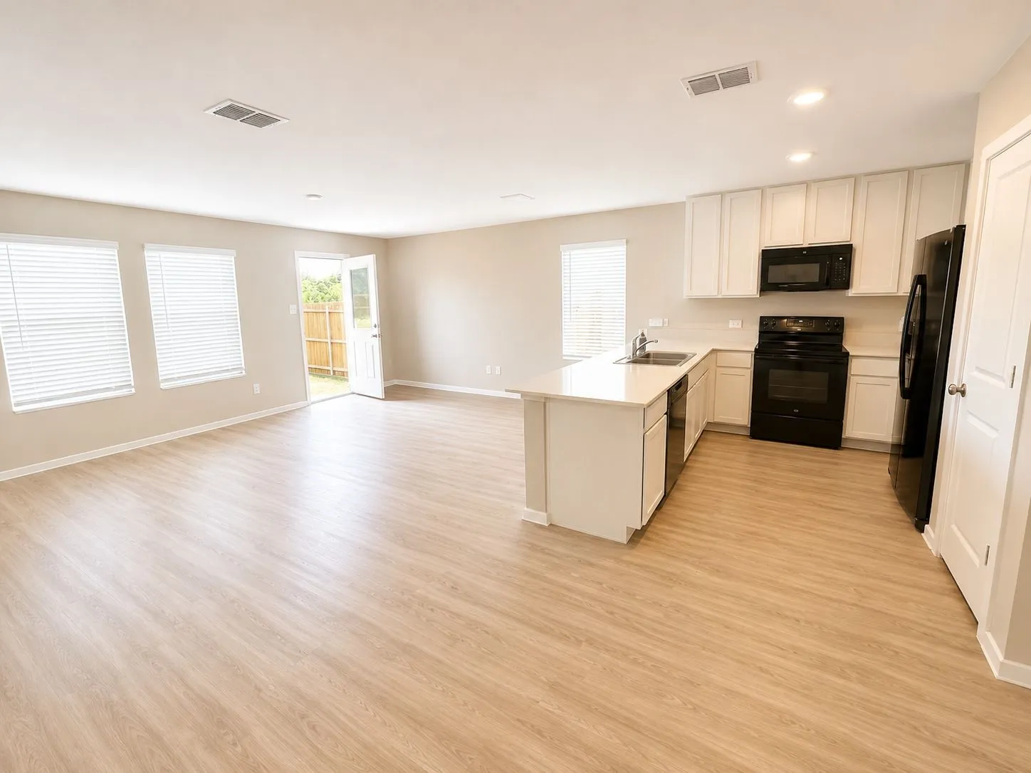Single Family Residence For Sale in Collin County , 6733 Teal Circle, Princeton, Texas 75407, 4 Bedroom, 2 Bathroom, 2 Garage spaces, 1,701 Sqft, built in 2024, mls#21366314, Real Estate Agent in Princeton, Homes For Sale in Collin county, Homes For Sale in Princeton, Realtor in Princeton Texas, Real Estate Brokerage Independent Realty Texas, Luminita Cordes Realtor