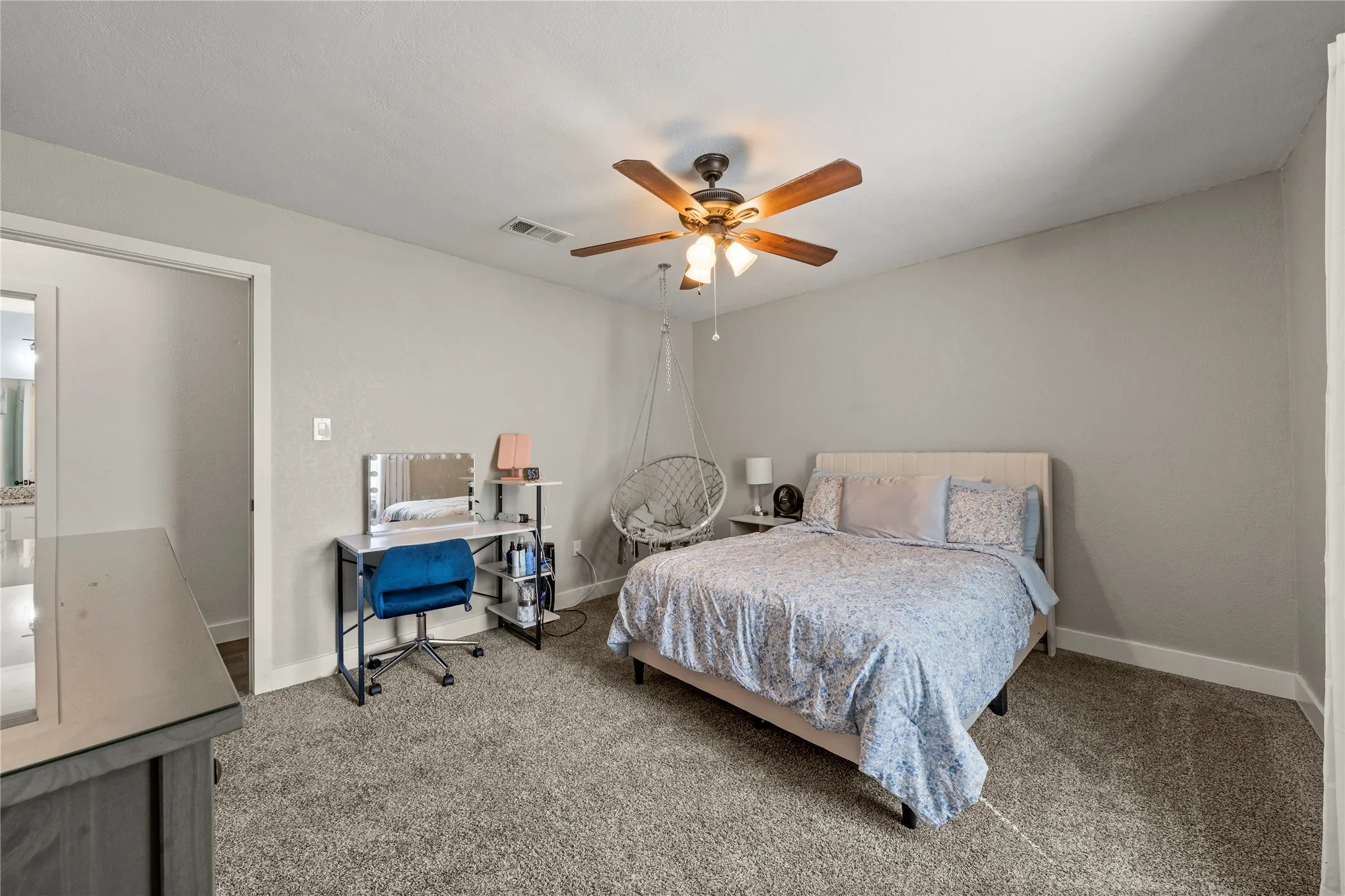 Single Family Residence For Sale in Mc Lennan County , 241 Crockett Lane, Hewitt, Texas 76643, 3 Bedroom, 2 Bathroom, 2 Garage spaces, 1,675 Sqft, built in 1979, mls#21365502, Real Estate Agent in Hewitt, Homes For Sale in Mc Lennan county, Homes For Sale in Hewitt, Realtor in Hewitt Texas, Real Estate Brokerage Independent Realty Texas, Luminita Cordes Realtor