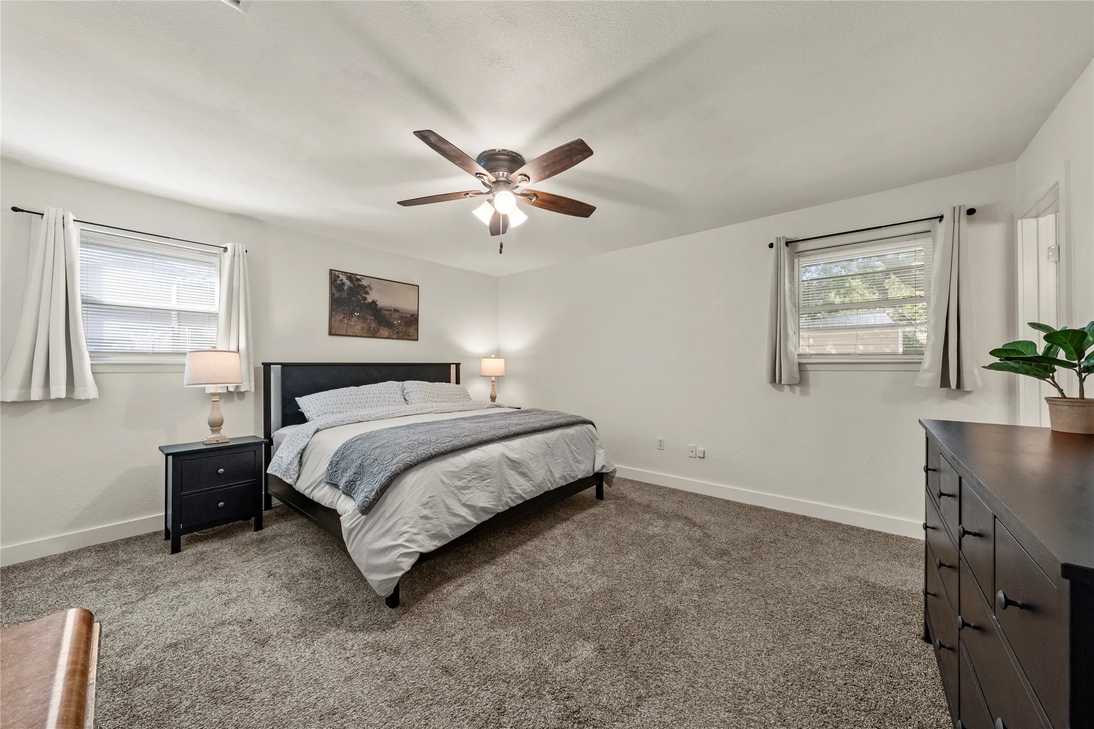 Single Family Residence For Sale in Mc Lennan County , 241 Crockett Lane, Hewitt, Texas 76643, 3 Bedroom, 2 Bathroom, 2 Garage spaces, 1,675 Sqft, built in 1979, mls#21365502, Real Estate Agent in Hewitt, Homes For Sale in Mc Lennan county, Homes For Sale in Hewitt, Realtor in Hewitt Texas, Real Estate Brokerage Independent Realty Texas, Luminita Cordes Realtor