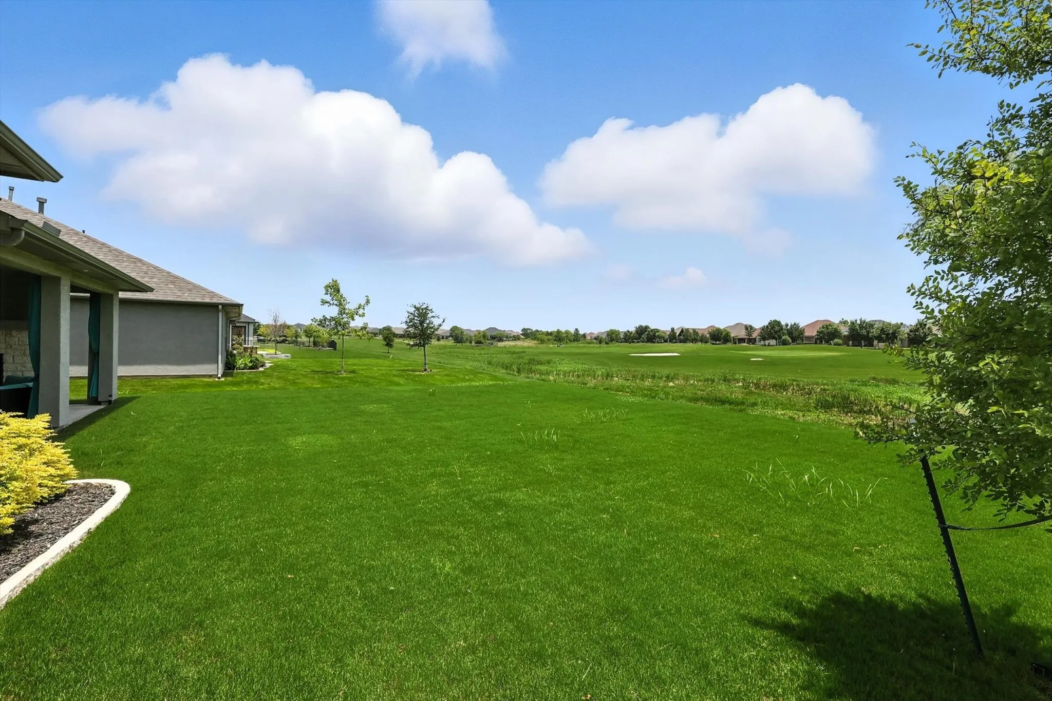 Single Family Residence For Sale in Denton County , 8509 Cocobolo Drive, Denton, Texas 76207, 2 Bedroom, 3 Bathroom, 3 Garage spaces, 2,073 Sqft, built in 2022, mls#21361785, Real Estate Agent in Denton, Homes For Sale in Denton county, Homes For Sale in Denton, Realtor in Denton Texas, Real Estate Brokerage Independent Realty Texas, Luminita Cordes Realtor