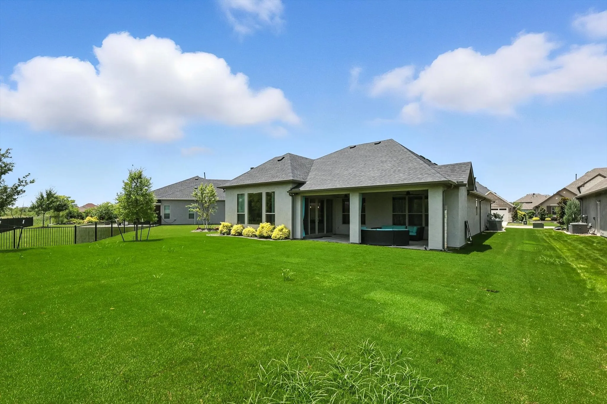 Single Family Residence For Sale in Denton County , 8509 Cocobolo Drive, Denton, Texas 76207, 2 Bedroom, 3 Bathroom, 3 Garage spaces, 2,073 Sqft, built in 2022, mls#21361785, Real Estate Agent in Denton, Homes For Sale in Denton county, Homes For Sale in Denton, Realtor in Denton Texas, Real Estate Brokerage Independent Realty Texas, Luminita Cordes Realtor
