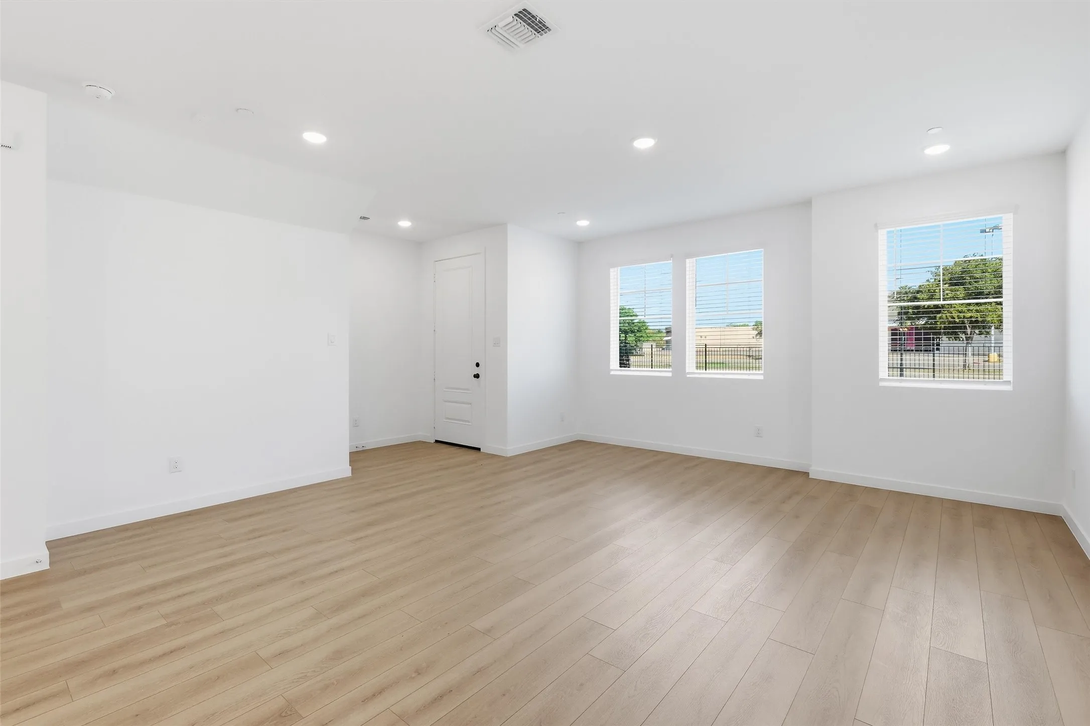 Townhouse For Rent in Tarrant County , 7621 Dakota, Watauga, Texas 76148, 3 Bedroom, 3 Bathroom, 2 Garage spaces, 1,869 Sqft, built in 2026, mls#21366272, Real Estate Agent in Watauga, Homes For Rent in Tarrant county, Homes For Rent in Watauga, Realtor in Watauga Texas, Real Estate Brokerage Independent Realty Texas, Luminita Cordes Realtor