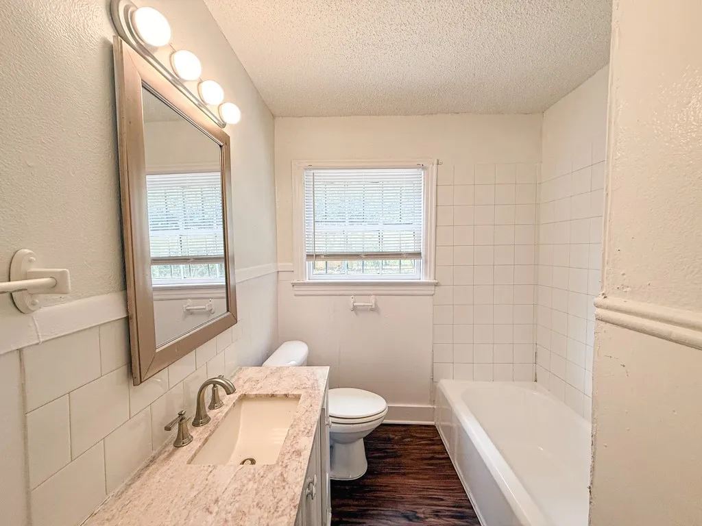 Mobile Home For Rent in Dallas County , 6710 Petain Avenue, Dallas, Texas 75227, 2 Bedroom, 1 Bathroom, 1 Garage spaces, 856 Sqft, built in 1947, mls#21360127, Real Estate Agent in Dallas, Homes For Rent in Dallas county, Homes For Rent in Dallas, Realtor in Dallas Texas, Real Estate Brokerage Independent Realty Texas, Luminita Cordes Realtor