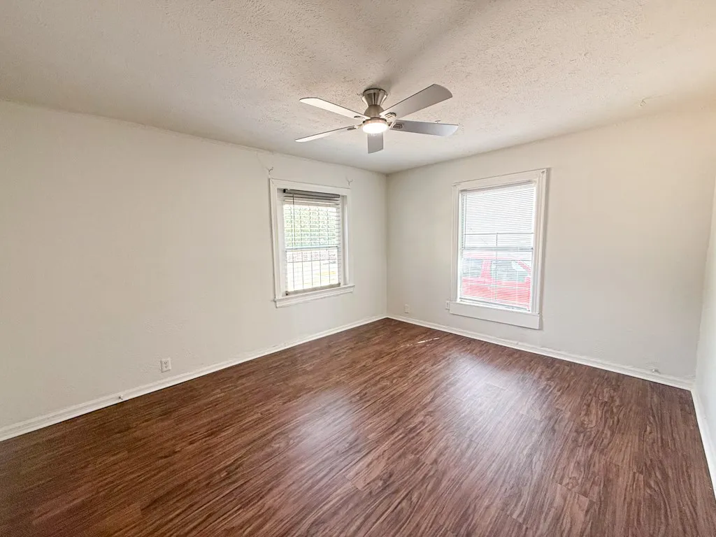 Mobile Home For Rent in Dallas County , 6710 Petain Avenue, Dallas, Texas 75227, 2 Bedroom, 1 Bathroom, 1 Garage spaces, 856 Sqft, built in 1947, mls#21360127, Real Estate Agent in Dallas, Homes For Rent in Dallas county, Homes For Rent in Dallas, Realtor in Dallas Texas, Real Estate Brokerage Independent Realty Texas, Luminita Cordes Realtor