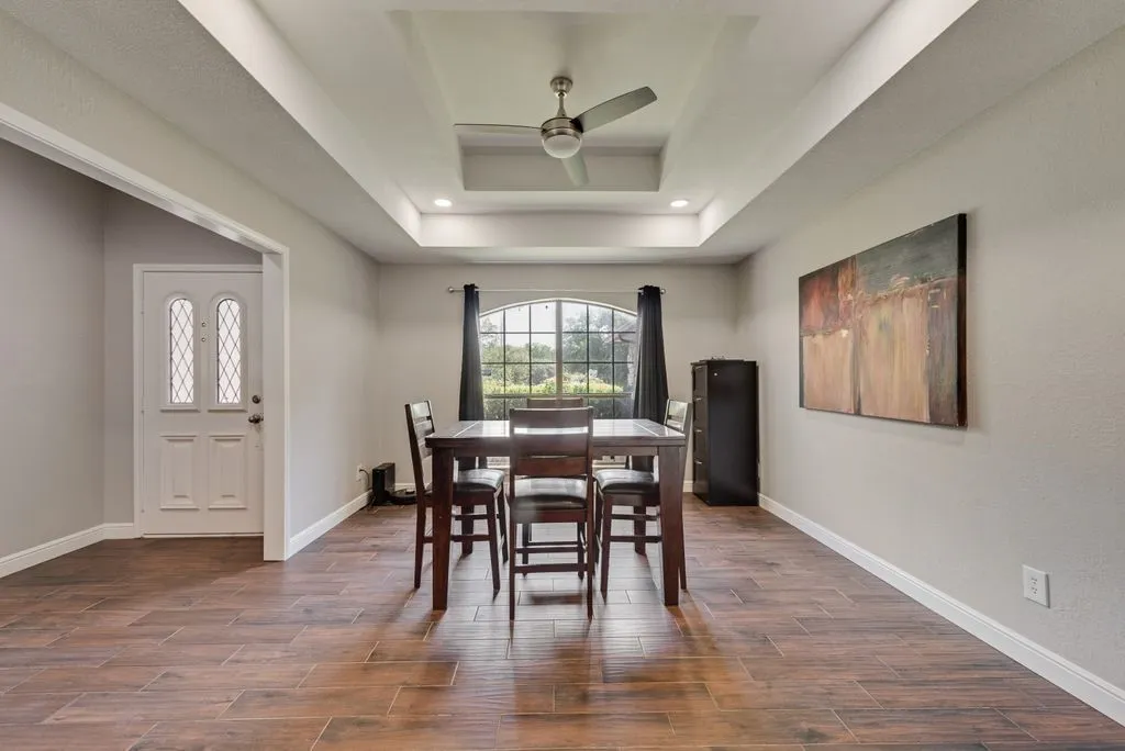 Single Family Residence For Sale in Tarrant County , 1205 Florence Drive, Azle, Texas 76020, 3 Bedroom, 2 Bathroom, 2 Garage spaces, 2,230 Sqft, built in 1986, mls#21361943, Real Estate Agent in Azle, Homes For Sale in Tarrant county, Homes For Sale in Azle, Realtor in Azle Texas, Real Estate Brokerage Independent Realty Texas, Luminita Cordes Realtor