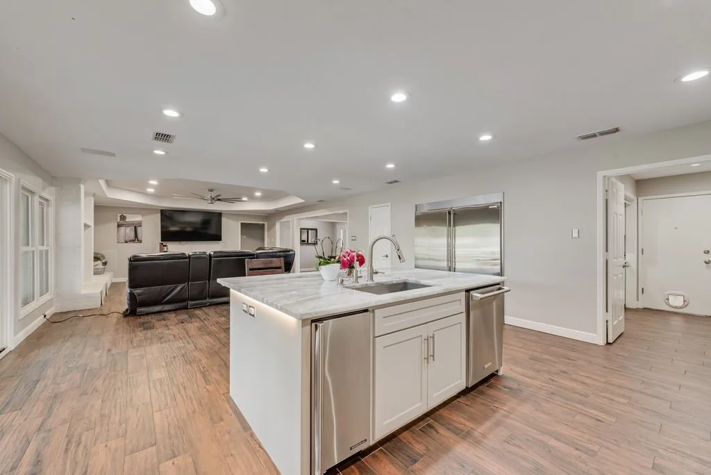 Single Family Residence For Sale in Tarrant County , 1205 Florence Drive, Azle, Texas 76020, 3 Bedroom, 2 Bathroom, 2 Garage spaces, 2,230 Sqft, built in 1986, mls#21361943, Real Estate Agent in Azle, Homes For Sale in Tarrant county, Homes For Sale in Azle, Realtor in Azle Texas, Real Estate Brokerage Independent Realty Texas, Luminita Cordes Realtor