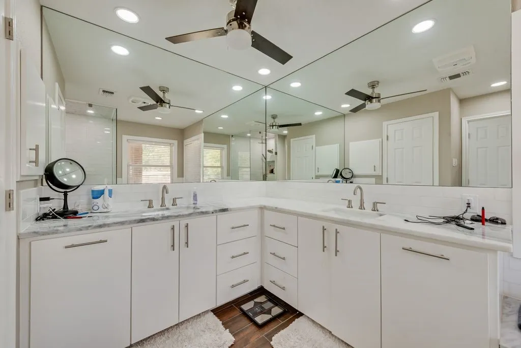 Single Family Residence For Sale in Tarrant County , 1205 Florence Drive, Azle, Texas 76020, 3 Bedroom, 2 Bathroom, 2 Garage spaces, 2,230 Sqft, built in 1986, mls#21361943, Real Estate Agent in Azle, Homes For Sale in Tarrant county, Homes For Sale in Azle, Realtor in Azle Texas, Real Estate Brokerage Independent Realty Texas, Luminita Cordes Realtor
