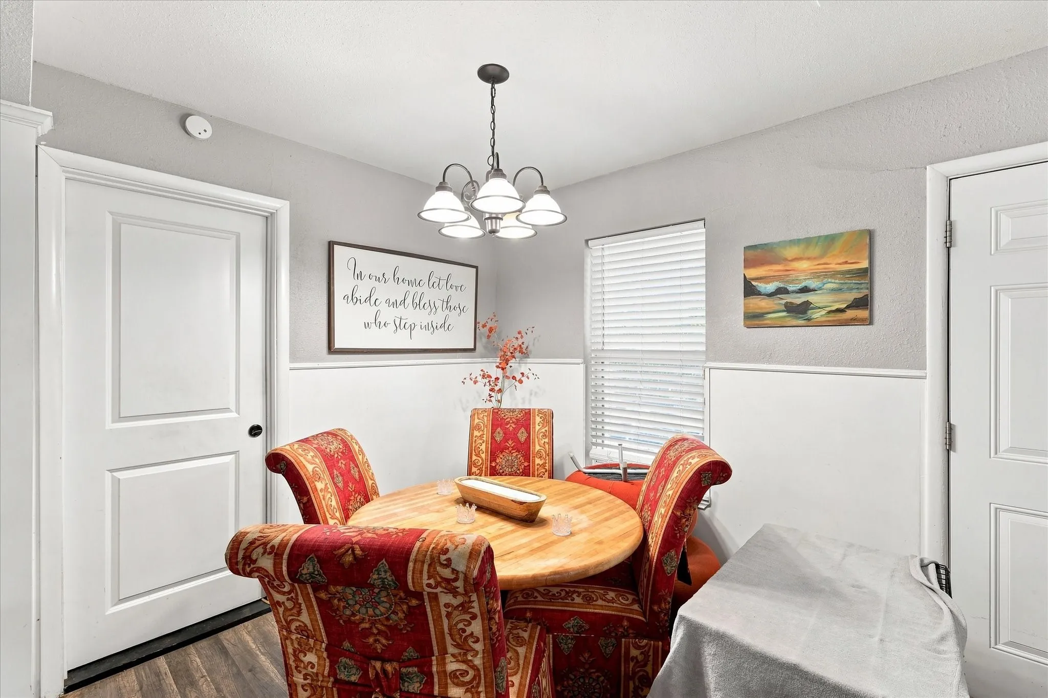 Single Family Residence For Sale in Tarrant County , 2617 Pioneer Street, Fort Worth, Texas 76119, 3 Bedroom, 1 Bathroom, 1 Garage spaces, 954 Sqft, built in 1954, mls#21347839, Real Estate Agent in Fort Worth, Homes For Sale in Tarrant county, Homes For Sale in Fort Worth, Realtor in Fort Worth Texas, Real Estate Brokerage Independent Realty Texas, Luminita Cordes Realtor