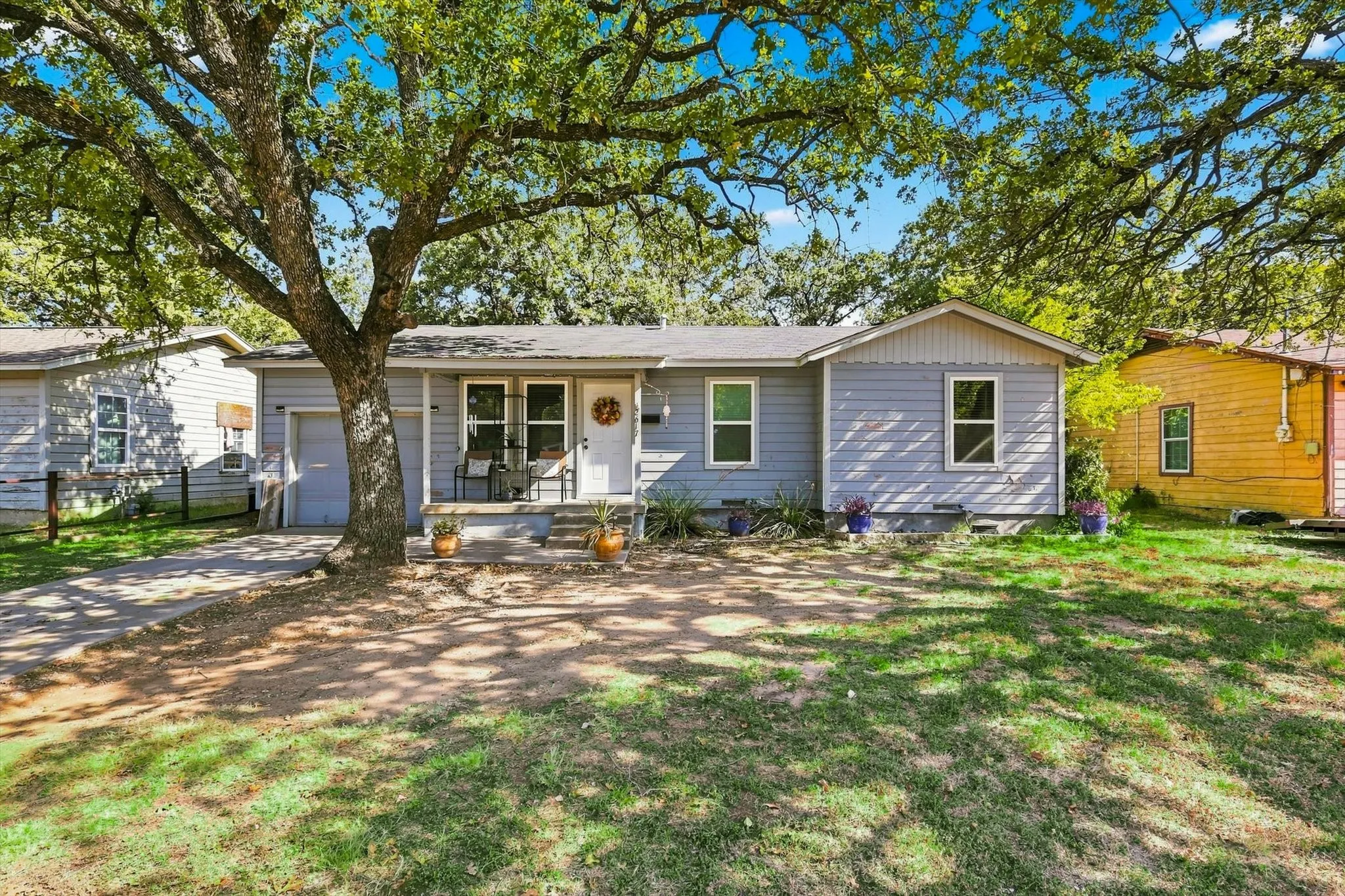 Single Family Residence For Sale in Tarrant County , 2617 Pioneer Street, Fort Worth, Texas 76119, 3 Bedroom, 1 Bathroom, 1 Garage spaces, 954 Sqft, built in 1954, mls#21347839, Real Estate Agent in Fort Worth, Homes For Sale in Tarrant county, Homes For Sale in Fort Worth, Realtor in Fort Worth Texas, Real Estate Brokerage Independent Realty Texas, Luminita Cordes Realtor