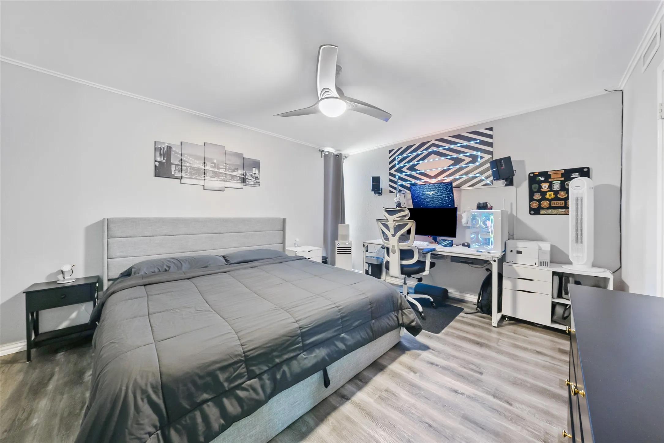 Condominium For Sale in Tarrant County , 552 E Avenue J D, Grand Prairie, Texas 75050, 2 Bedroom, 2 Bathroom, Garage spaces, 1,176 Sqft, built in 1968, mls#21358772, Real Estate Agent in Grand Prairie, Homes For Sale in Tarrant county, Homes For Sale in Grand Prairie, Realtor in Grand Prairie Texas, Real Estate Brokerage Independent Realty Texas, Luminita Cordes Realtor