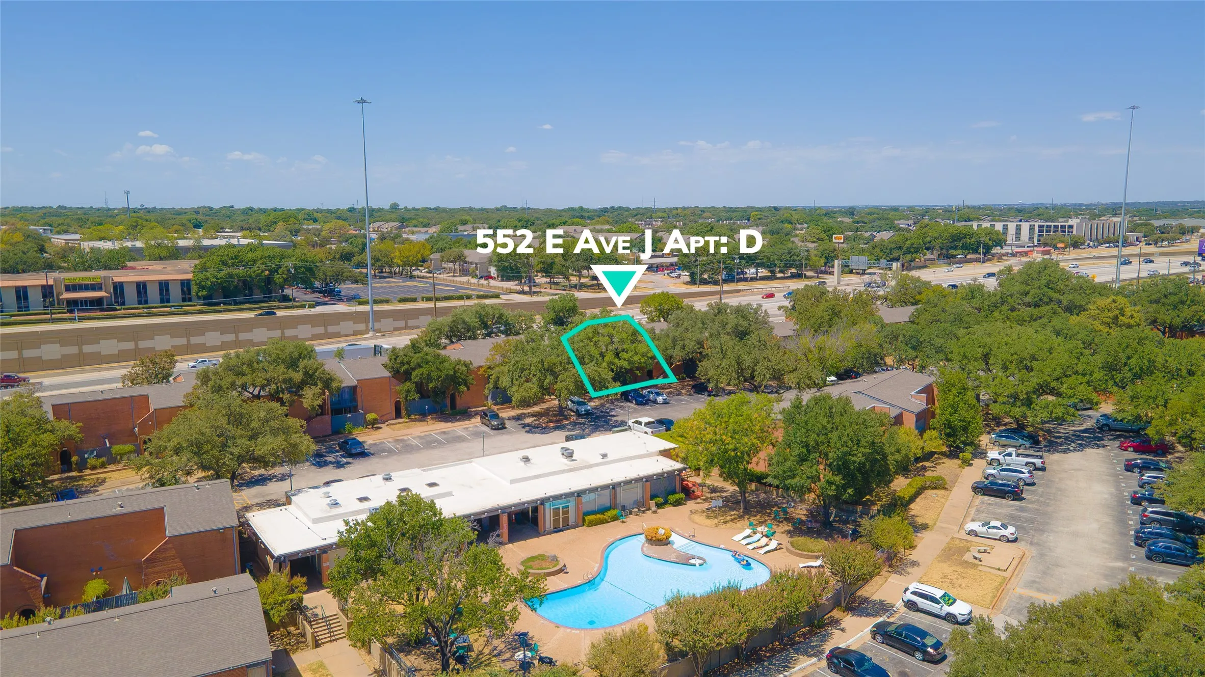 Condominium For Sale in Tarrant County , 552 E Avenue J D, Grand Prairie, Texas 75050, 2 Bedroom, 2 Bathroom, Garage spaces, 1,176 Sqft, built in 1968, mls#21358772, Real Estate Agent in Grand Prairie, Homes For Sale in Tarrant county, Homes For Sale in Grand Prairie, Realtor in Grand Prairie Texas, Real Estate Brokerage Independent Realty Texas, Luminita Cordes Realtor