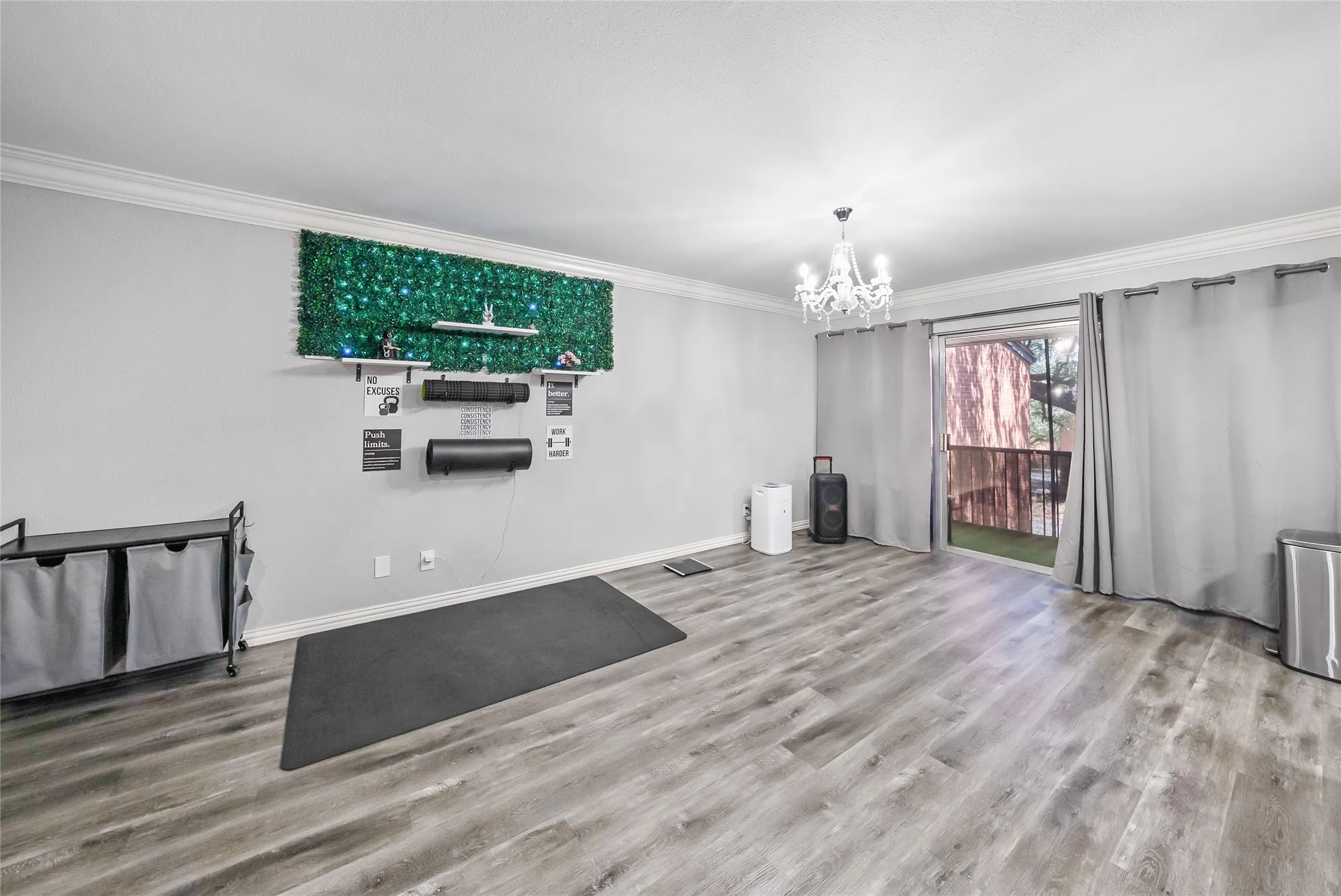 Condominium For Sale in Tarrant County , 552 E Avenue J D, Grand Prairie, Texas 75050, 2 Bedroom, 2 Bathroom, Garage spaces, 1,176 Sqft, built in 1968, mls#21358772, Real Estate Agent in Grand Prairie, Homes For Sale in Tarrant county, Homes For Sale in Grand Prairie, Realtor in Grand Prairie Texas, Real Estate Brokerage Independent Realty Texas, Luminita Cordes Realtor