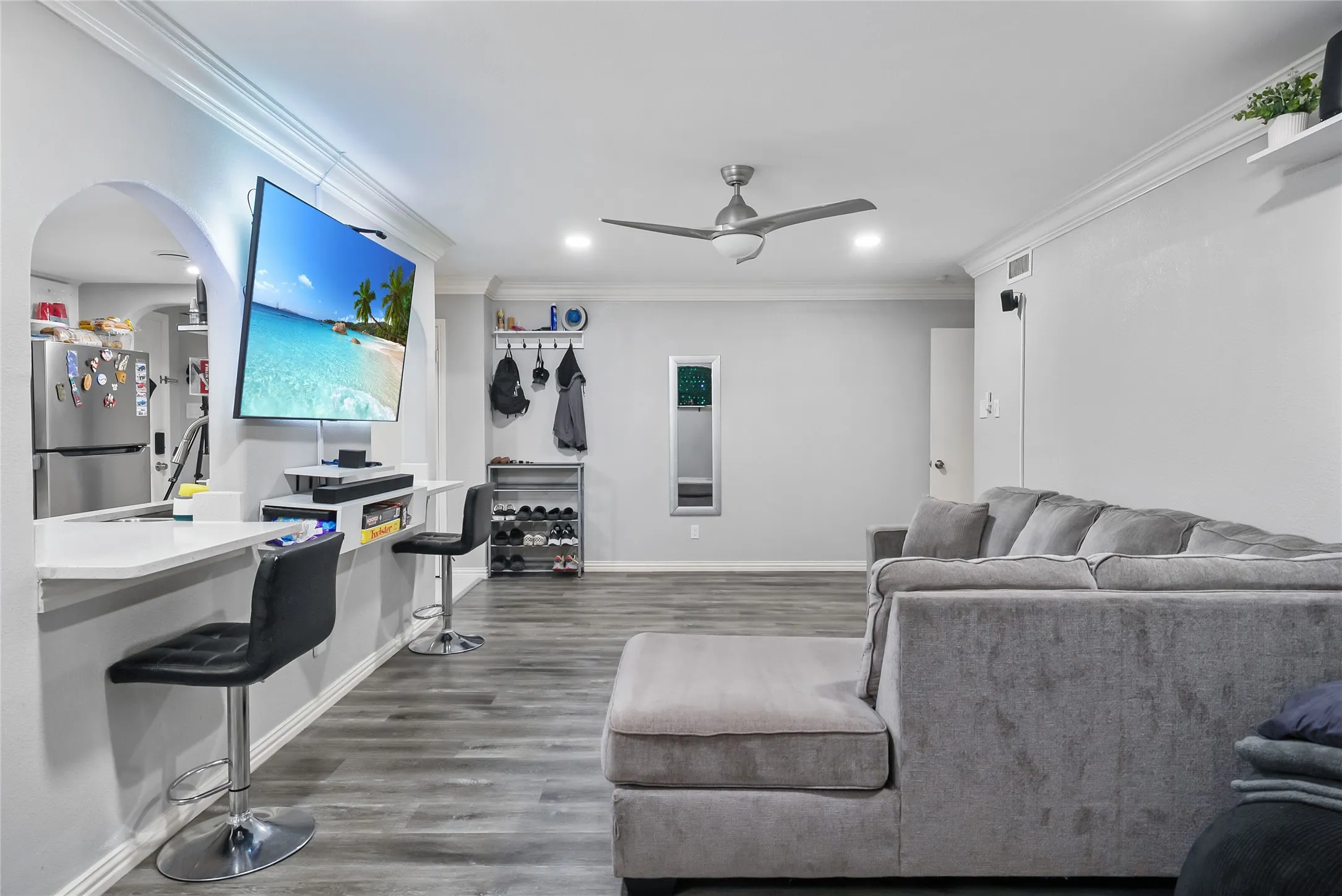 Condominium For Sale in Tarrant County , 552 E Avenue J D, Grand Prairie, Texas 75050, 2 Bedroom, 2 Bathroom, Garage spaces, 1,176 Sqft, built in 1968, mls#21358772, Real Estate Agent in Grand Prairie, Homes For Sale in Tarrant county, Homes For Sale in Grand Prairie, Realtor in Grand Prairie Texas, Real Estate Brokerage Independent Realty Texas, Luminita Cordes Realtor