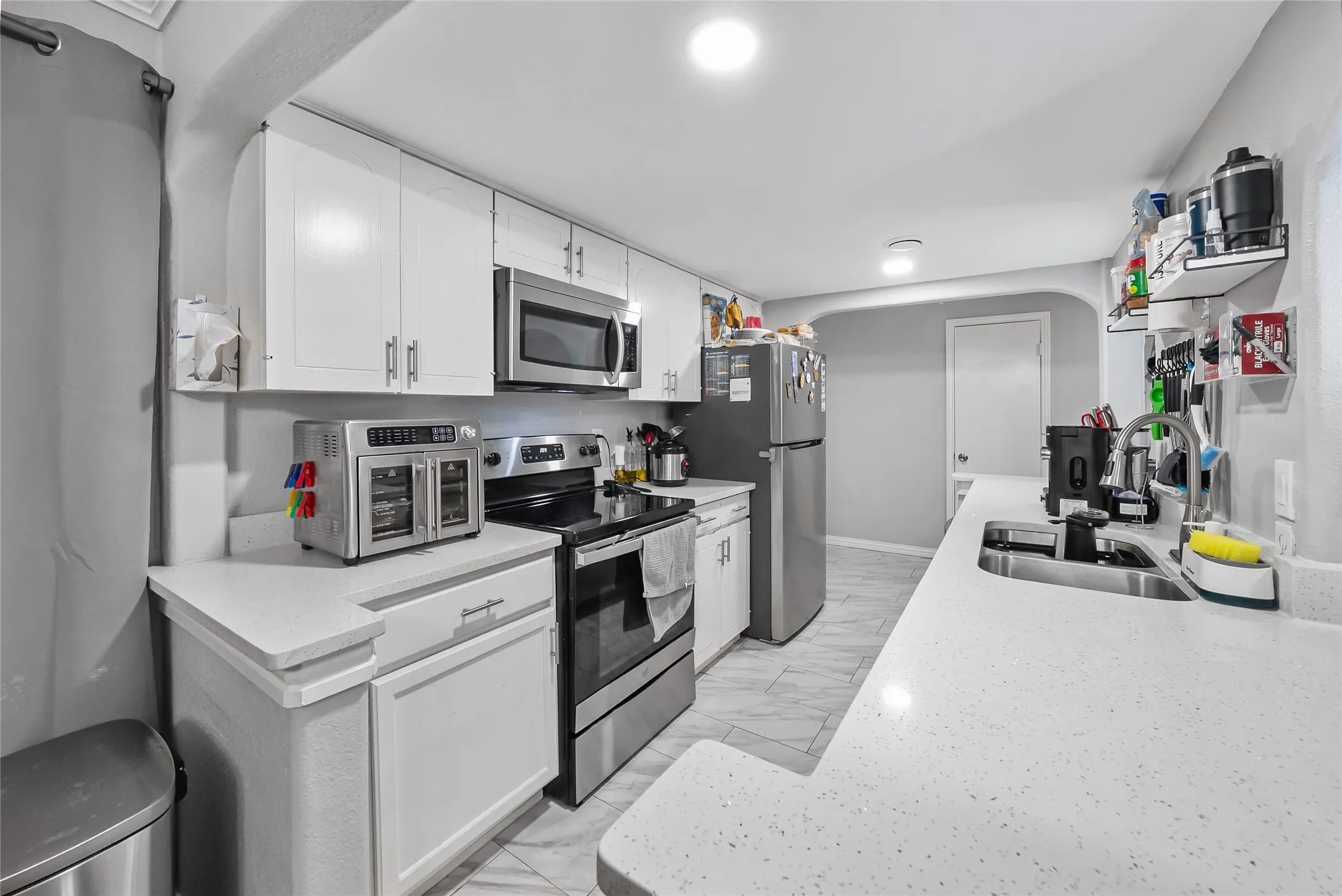 Condominium For Sale in Tarrant County , 552 E Avenue J D, Grand Prairie, Texas 75050, 2 Bedroom, 2 Bathroom, Garage spaces, 1,176 Sqft, built in 1968, mls#21358772, Real Estate Agent in Grand Prairie, Homes For Sale in Tarrant county, Homes For Sale in Grand Prairie, Realtor in Grand Prairie Texas, Real Estate Brokerage Independent Realty Texas, Luminita Cordes Realtor
