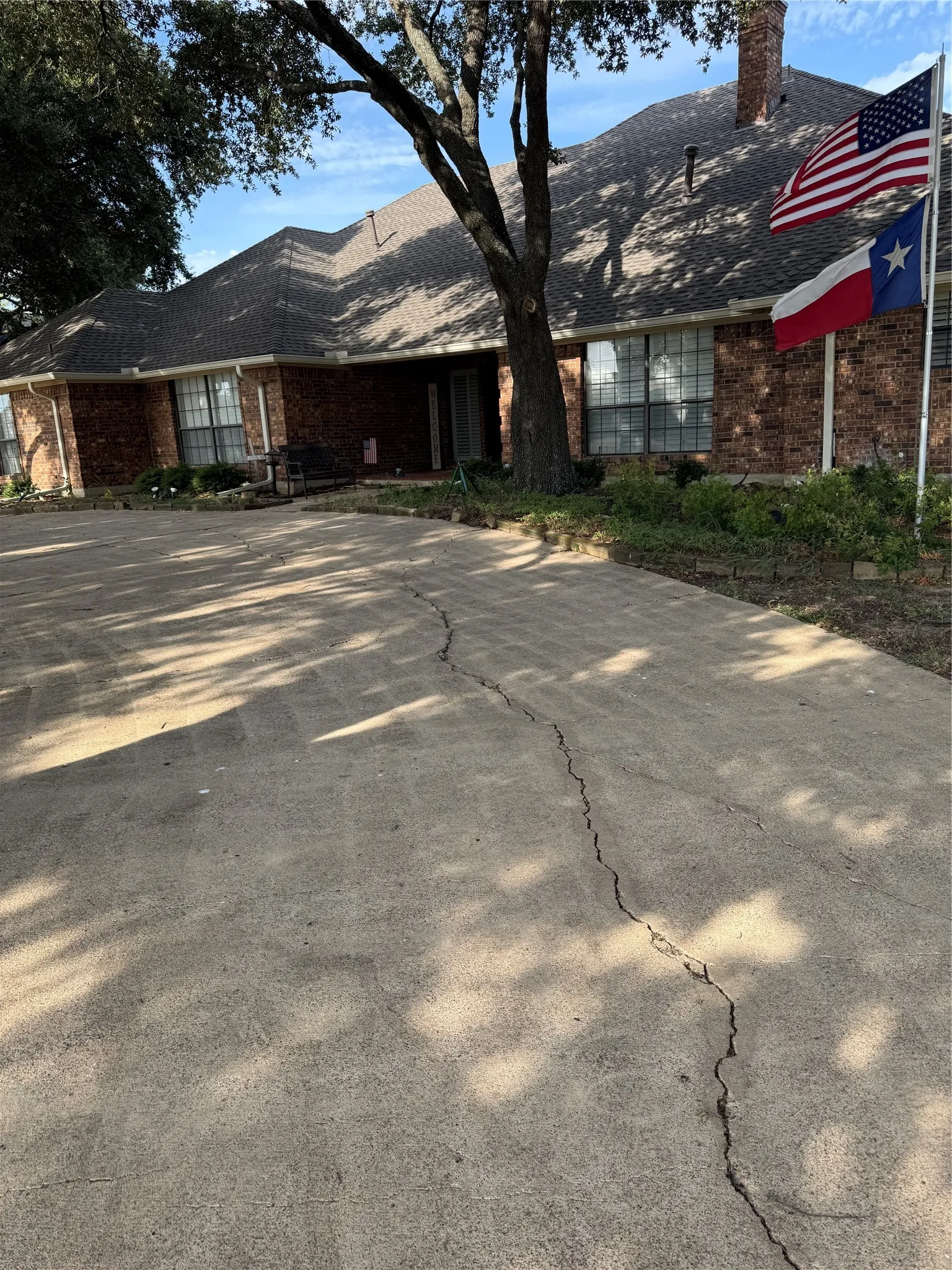 Single Family Residence For Sale in Dallas County , 202 Suntide Drive, Sunnyvale, Texas 75182, 4 Bedroom, 5 Bathroom, 7 Garage spaces, 4,008 Sqft, built in 1986, Price $875,000, mls#21366361, Real Estate Agent in Sunnyvale, Homes For Sale in Dallas county, Homes For Sale in Sunnyvale, Realtor in Sunnyvale Texas, Real Estate Brokerage Independent Realty Texas, Luminita Cordes Realtor