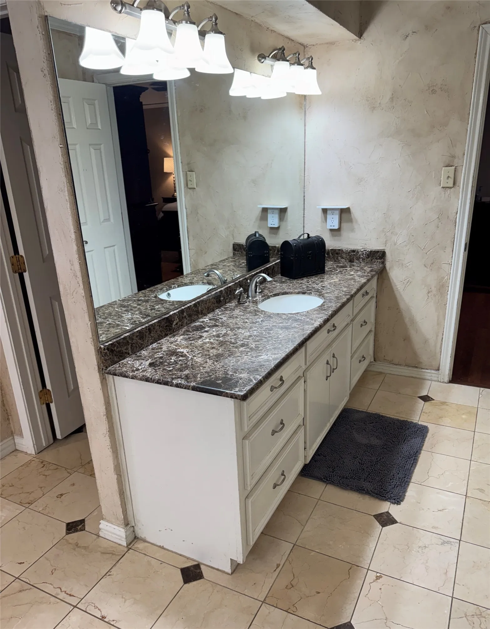 Single Family Residence For Sale in Dallas County , 202 Suntide Drive, Sunnyvale, Texas 75182, 4 Bedroom, 5 Bathroom, 7 Garage spaces, 4,008 Sqft, built in 1986, Price $875,000, mls#21366361, Real Estate Agent in Sunnyvale, Homes For Sale in Dallas county, Homes For Sale in Sunnyvale, Realtor in Sunnyvale Texas, Real Estate Brokerage Independent Realty Texas, Luminita Cordes Realtor