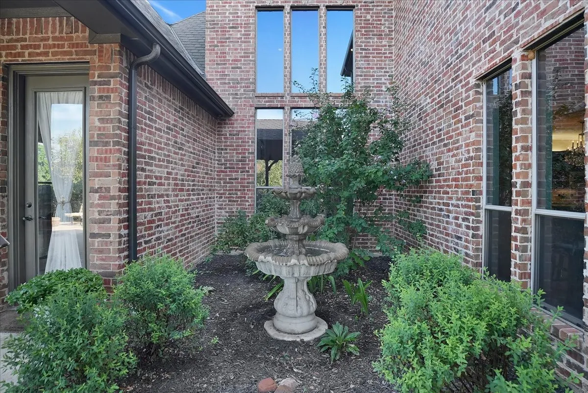 Single Family Residence For Sale in Tarrant County , 1617 Overlook Terrace, Keller, Texas 76262, 5 Bedroom, 5 Bathroom, 4 Garage spaces, 5,305 Sqft, built in 2007, mls#21366363, Real Estate Agent in Keller, Homes For Sale in Tarrant county, Homes For Sale in Keller, Realtor in Keller Texas, Real Estate Brokerage Independent Realty Texas, Luminita Cordes Realtor