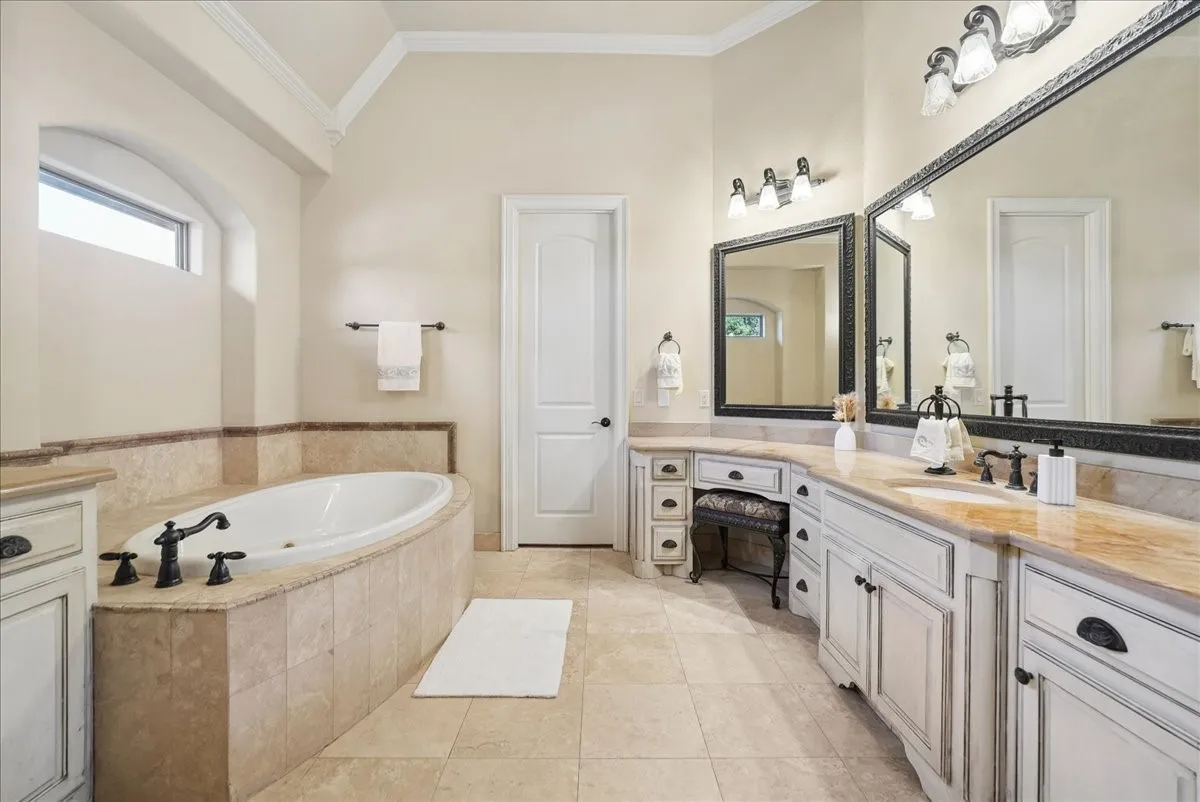 Single Family Residence For Sale in Tarrant County , 1617 Overlook Terrace, Keller, Texas 76262, 5 Bedroom, 5 Bathroom, 4 Garage spaces, 5,305 Sqft, built in 2007, mls#21366363, Real Estate Agent in Keller, Homes For Sale in Tarrant county, Homes For Sale in Keller, Realtor in Keller Texas, Real Estate Brokerage Independent Realty Texas, Luminita Cordes Realtor