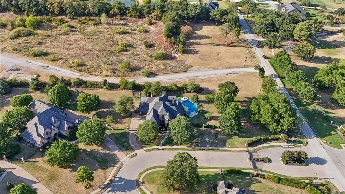 Single Family Residence For Sale in Tarrant County , 1617 Overlook Terrace, Keller, Texas 76262, 5 Bedroom, 5 Bathroom, 4 Garage spaces, 5,305 Sqft, built in 2007, mls#21366363, Real Estate Agent in Keller, Homes For Sale in Tarrant county, Homes For Sale in Keller, Realtor in Keller Texas, Real Estate Brokerage Independent Realty Texas, Luminita Cordes Realtor