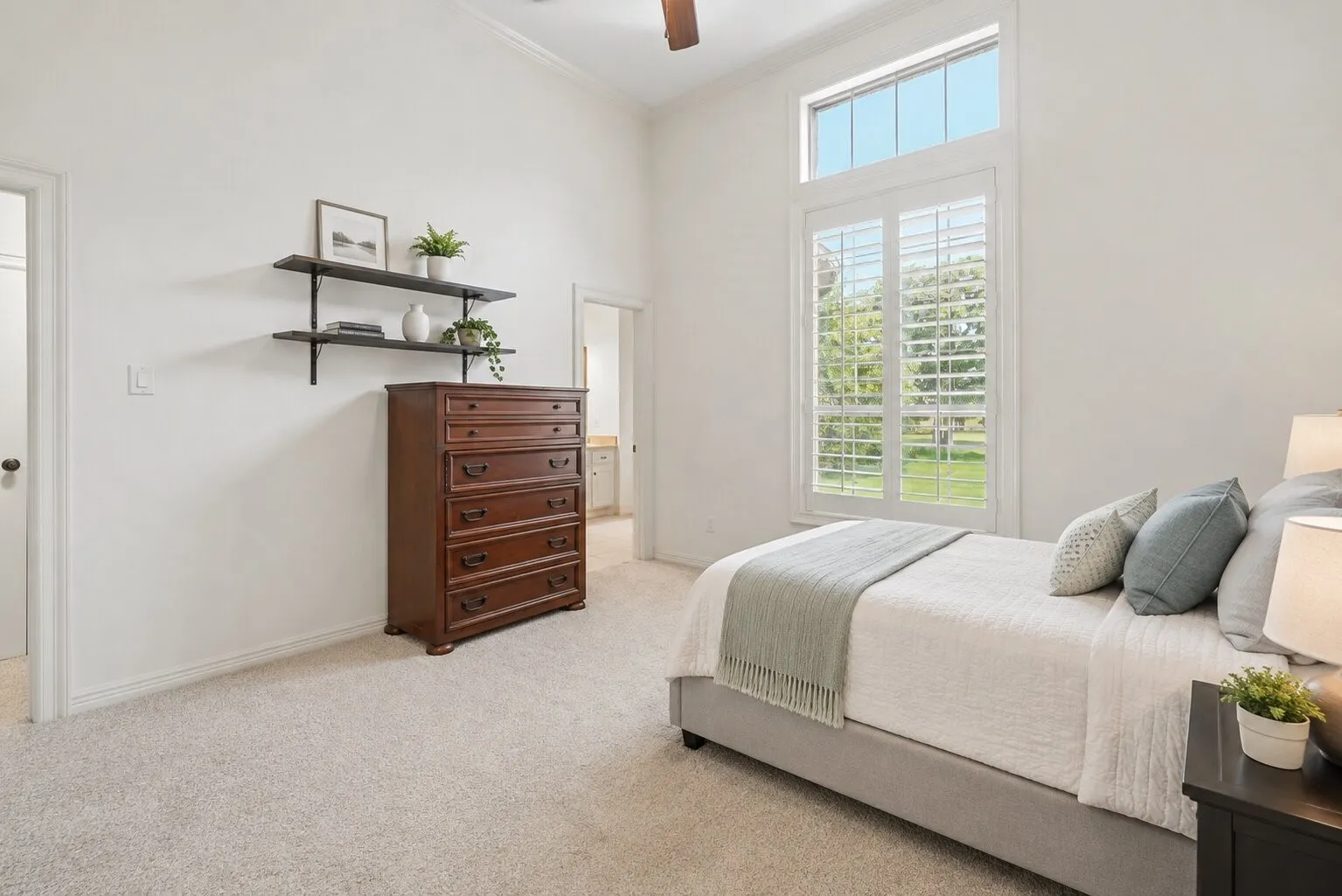 Single Family Residence For Sale in Tarrant County , 1617 Overlook Terrace, Keller, Texas 76262, 5 Bedroom, 5 Bathroom, 4 Garage spaces, 5,305 Sqft, built in 2007, mls#21366363, Real Estate Agent in Keller, Homes For Sale in Tarrant county, Homes For Sale in Keller, Realtor in Keller Texas, Real Estate Brokerage Independent Realty Texas, Luminita Cordes Realtor