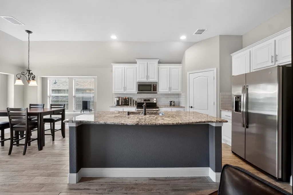 Single Family Residence For Sale in Collin County , 2105 Timineri Drive, Princeton, Texas 75407, 3 Bedroom, 2 Bathroom, 2 Garage spaces, 1,605 Sqft, built in 2019, mls#21365122, Real Estate Agent in Princeton, Homes For Sale in Collin county, Homes For Sale in Princeton, Realtor in Princeton Texas, Real Estate Brokerage Independent Realty Texas, Luminita Cordes Realtor