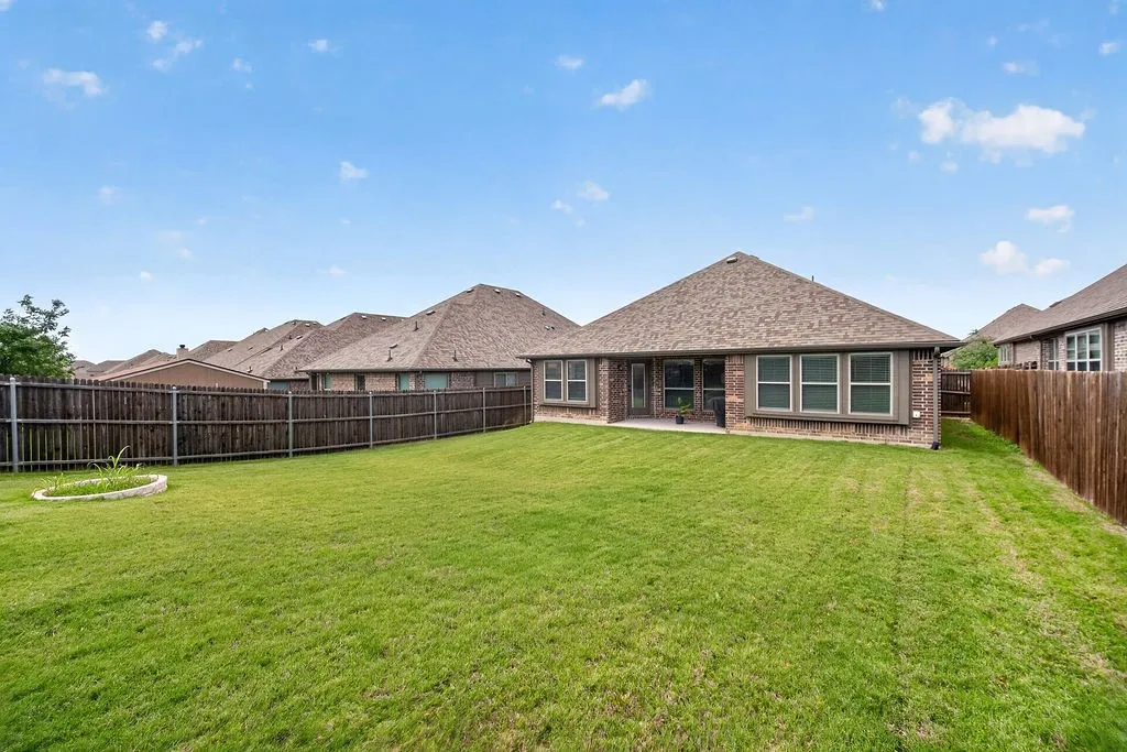 Single Family Residence For Sale in Collin County , 2105 Timineri Drive, Princeton, Texas 75407, 3 Bedroom, 2 Bathroom, 2 Garage spaces, 1,605 Sqft, built in 2019, mls#21365122, Real Estate Agent in Princeton, Homes For Sale in Collin county, Homes For Sale in Princeton, Realtor in Princeton Texas, Real Estate Brokerage Independent Realty Texas, Luminita Cordes Realtor
