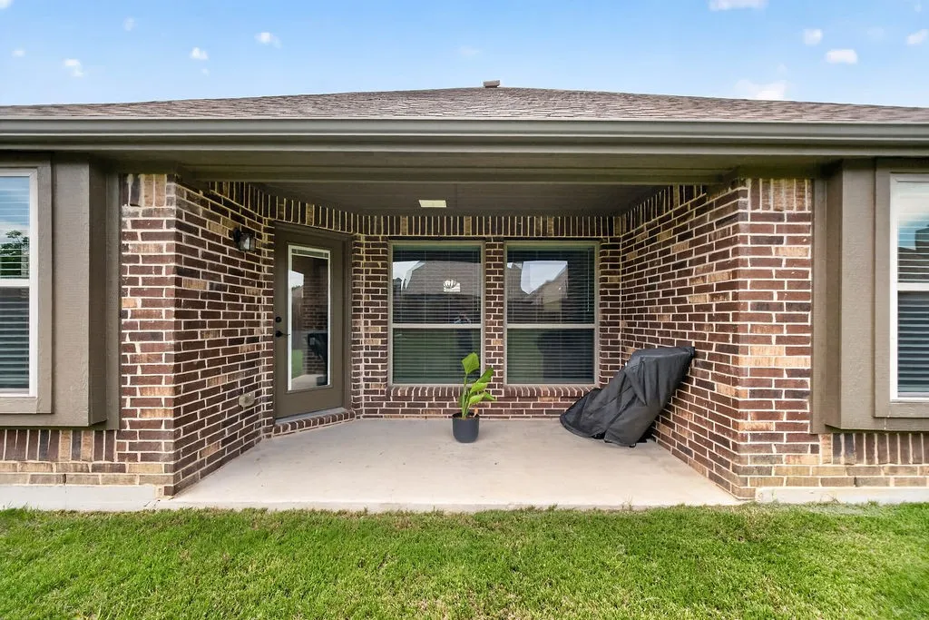 Single Family Residence For Sale in Collin County , 2105 Timineri Drive, Princeton, Texas 75407, 3 Bedroom, 2 Bathroom, 2 Garage spaces, 1,605 Sqft, built in 2019, mls#21365122, Real Estate Agent in Princeton, Homes For Sale in Collin county, Homes For Sale in Princeton, Realtor in Princeton Texas, Real Estate Brokerage Independent Realty Texas, Luminita Cordes Realtor
