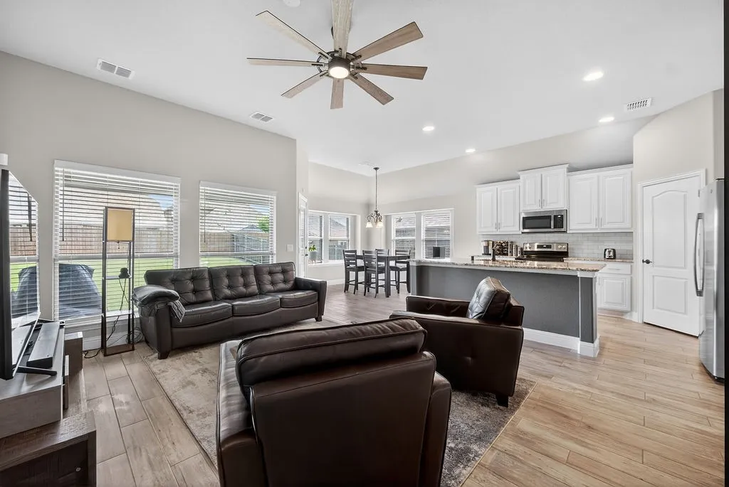 Single Family Residence For Sale in Collin County , 2105 Timineri Drive, Princeton, Texas 75407, 3 Bedroom, 2 Bathroom, 2 Garage spaces, 1,605 Sqft, built in 2019, mls#21365122, Real Estate Agent in Princeton, Homes For Sale in Collin county, Homes For Sale in Princeton, Realtor in Princeton Texas, Real Estate Brokerage Independent Realty Texas, Luminita Cordes Realtor