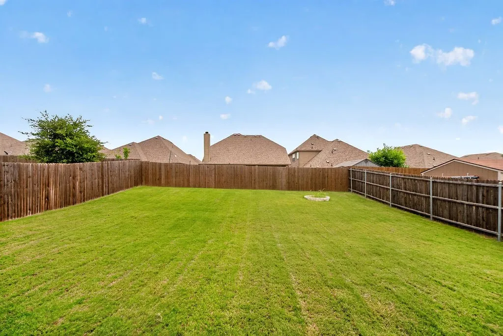 Single Family Residence For Sale in Collin County , 2105 Timineri Drive, Princeton, Texas 75407, 3 Bedroom, 2 Bathroom, 2 Garage spaces, 1,605 Sqft, built in 2019, mls#21365122, Real Estate Agent in Princeton, Homes For Sale in Collin county, Homes For Sale in Princeton, Realtor in Princeton Texas, Real Estate Brokerage Independent Realty Texas, Luminita Cordes Realtor