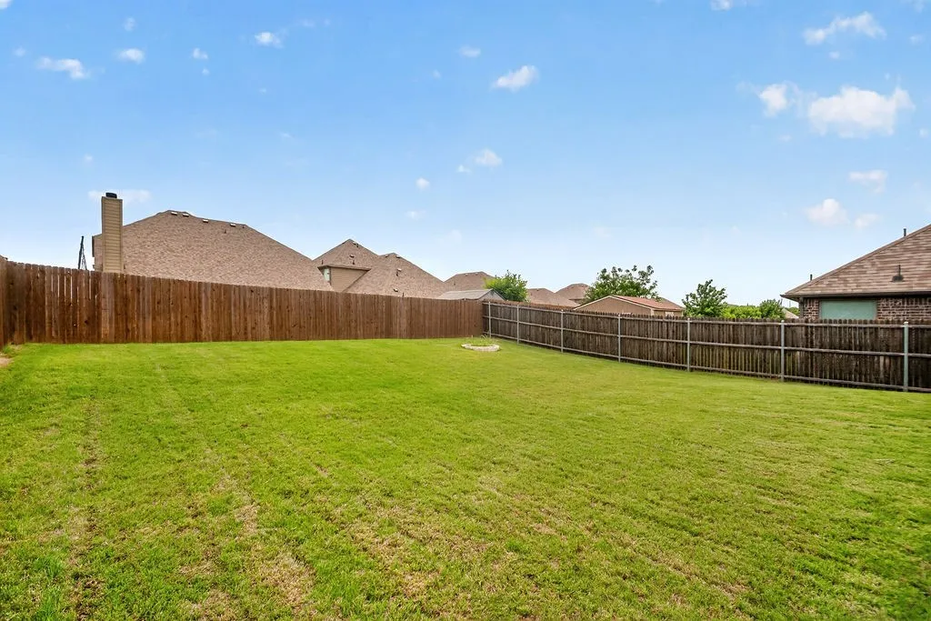 Single Family Residence For Sale in Collin County , 2105 Timineri Drive, Princeton, Texas 75407, 3 Bedroom, 2 Bathroom, 2 Garage spaces, 1,605 Sqft, built in 2019, mls#21365122, Real Estate Agent in Princeton, Homes For Sale in Collin county, Homes For Sale in Princeton, Realtor in Princeton Texas, Real Estate Brokerage Independent Realty Texas, Luminita Cordes Realtor