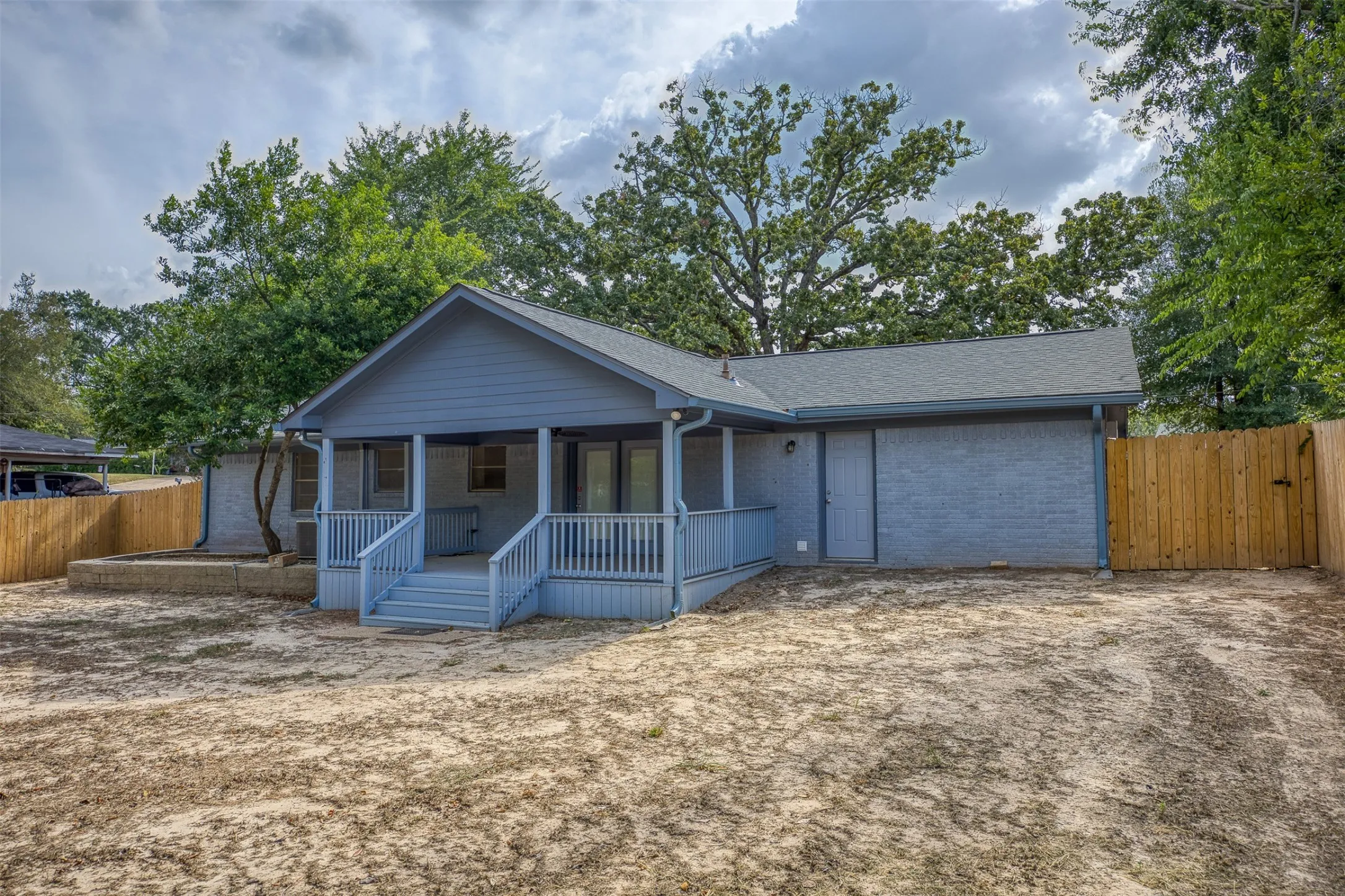 Single Family Residence For Sale in Anderson County , 130 Hillcrest Drive, Palestine, Texas 75801, 3 Bedroom, 2 Bathroom, Garage spaces, 1,367 Sqft, built in 1964, mls#21366367, Real Estate Agent in Palestine, Homes For Sale in Anderson county, Homes For Sale in Palestine, Realtor in Palestine Texas, Real Estate Brokerage Independent Realty Texas, Luminita Cordes Realtor