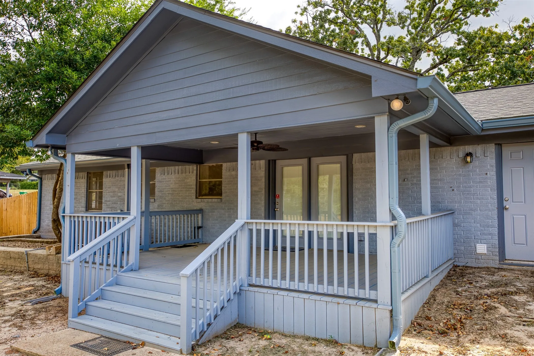 Single Family Residence For Sale in Anderson County , 130 Hillcrest Drive, Palestine, Texas 75801, 3 Bedroom, 2 Bathroom, Garage spaces, 1,367 Sqft, built in 1964, mls#21366367, Real Estate Agent in Palestine, Homes For Sale in Anderson county, Homes For Sale in Palestine, Realtor in Palestine Texas, Real Estate Brokerage Independent Realty Texas, Luminita Cordes Realtor