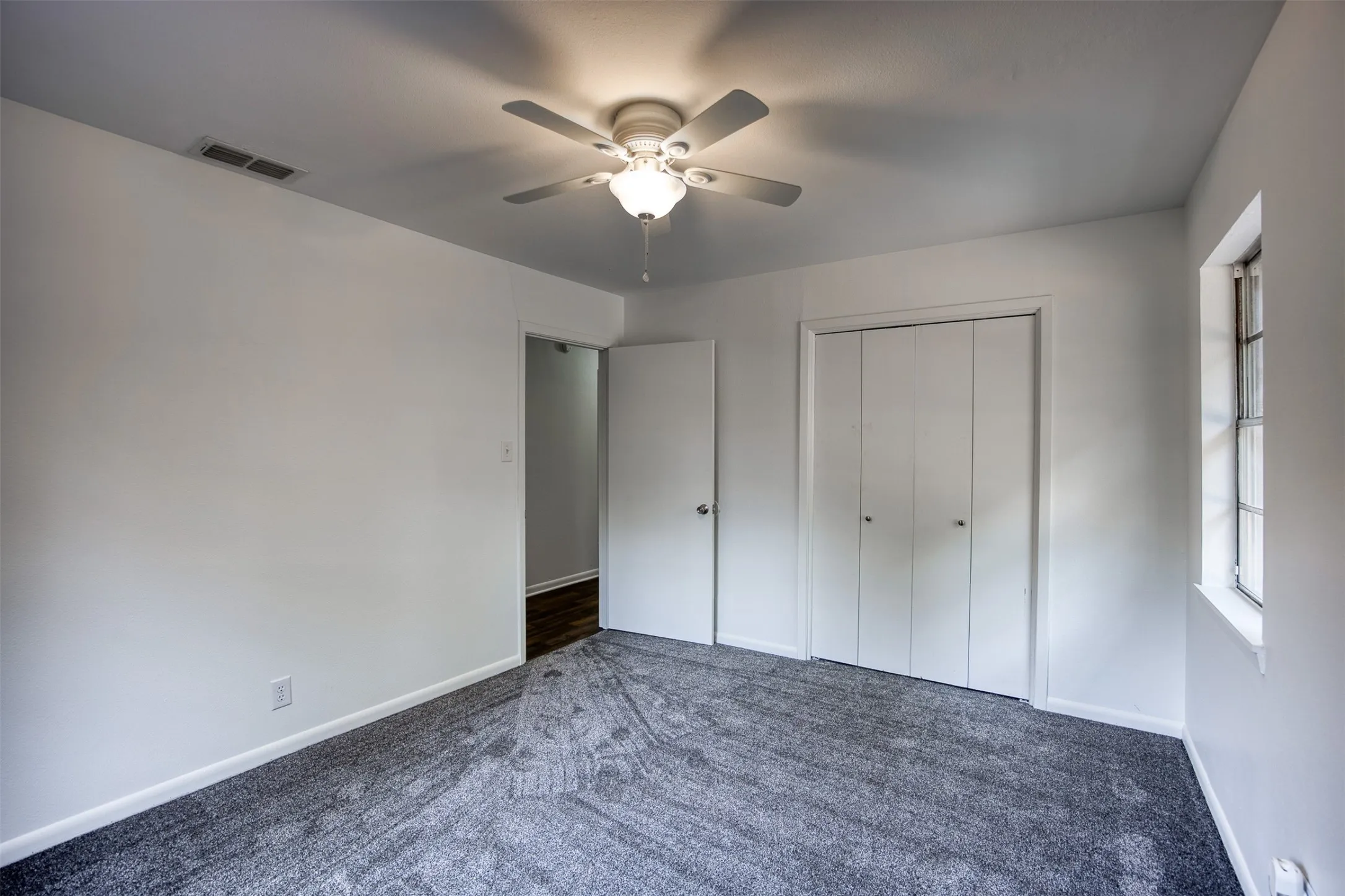 Single Family Residence For Sale in Anderson County , 130 Hillcrest Drive, Palestine, Texas 75801, 3 Bedroom, 2 Bathroom, Garage spaces, 1,367 Sqft, built in 1964, mls#21366367, Real Estate Agent in Palestine, Homes For Sale in Anderson county, Homes For Sale in Palestine, Realtor in Palestine Texas, Real Estate Brokerage Independent Realty Texas, Luminita Cordes Realtor