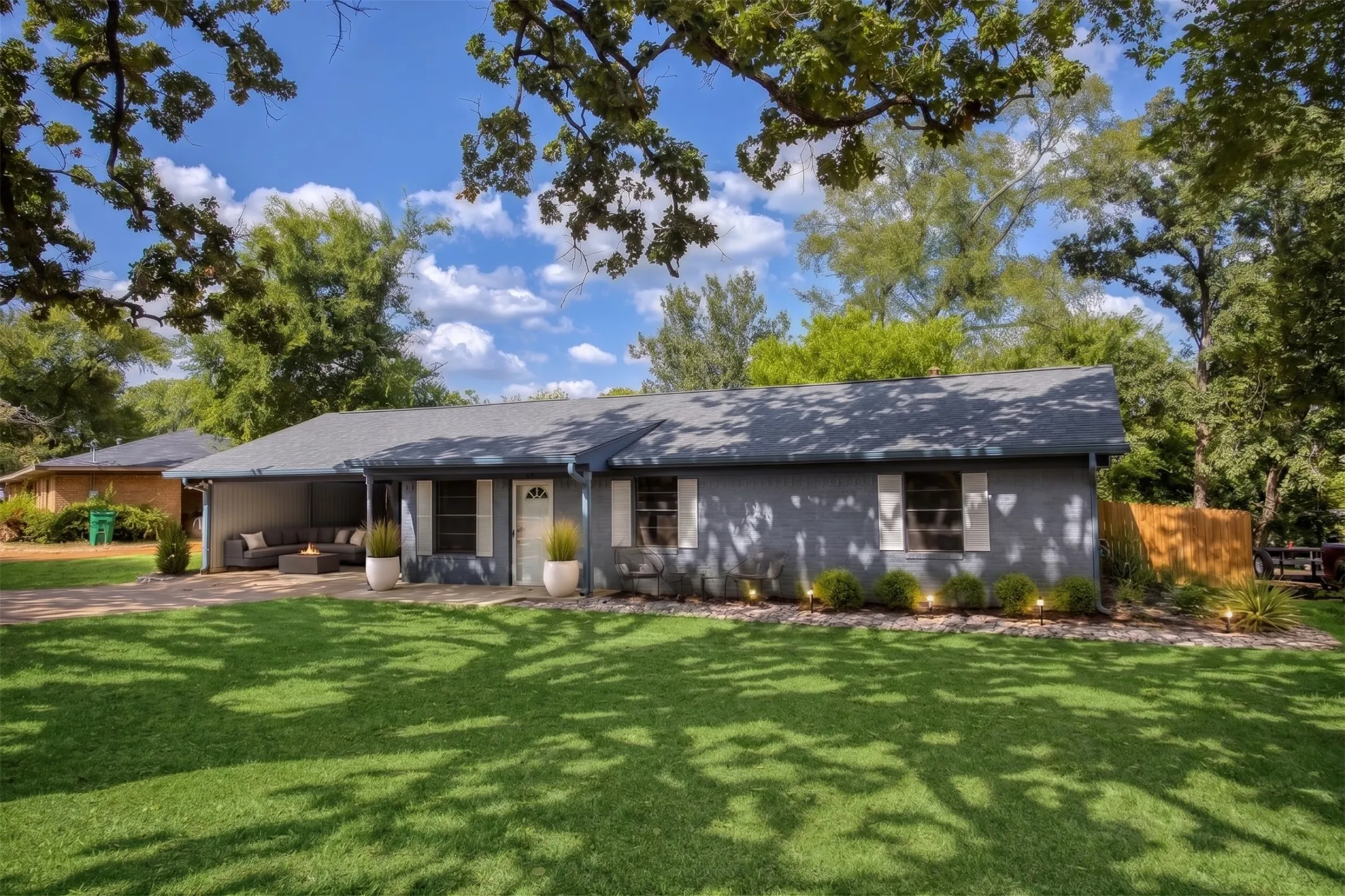 Single Family Residence For Sale in Anderson County , 130 Hillcrest Drive, Palestine, Texas 75801, 3 Bedroom, 2 Bathroom, Garage spaces, 1,367 Sqft, built in 1964, mls#21366367, Real Estate Agent in Palestine, Homes For Sale in Anderson county, Homes For Sale in Palestine, Realtor in Palestine Texas, Real Estate Brokerage Independent Realty Texas, Luminita Cordes Realtor
