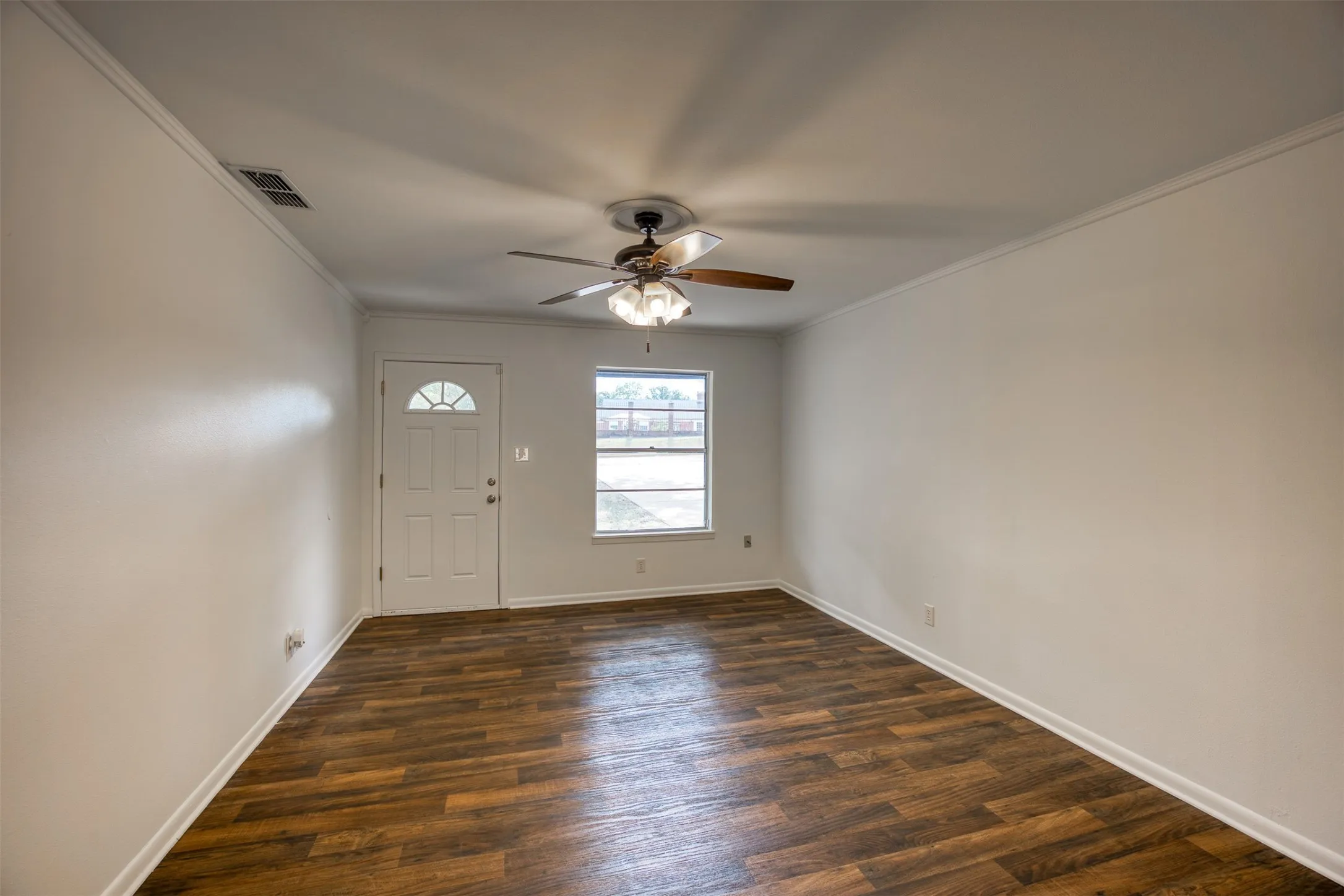 Single Family Residence For Sale in Anderson County , 130 Hillcrest Drive, Palestine, Texas 75801, 3 Bedroom, 2 Bathroom, Garage spaces, 1,367 Sqft, built in 1964, mls#21366367, Real Estate Agent in Palestine, Homes For Sale in Anderson county, Homes For Sale in Palestine, Realtor in Palestine Texas, Real Estate Brokerage Independent Realty Texas, Luminita Cordes Realtor