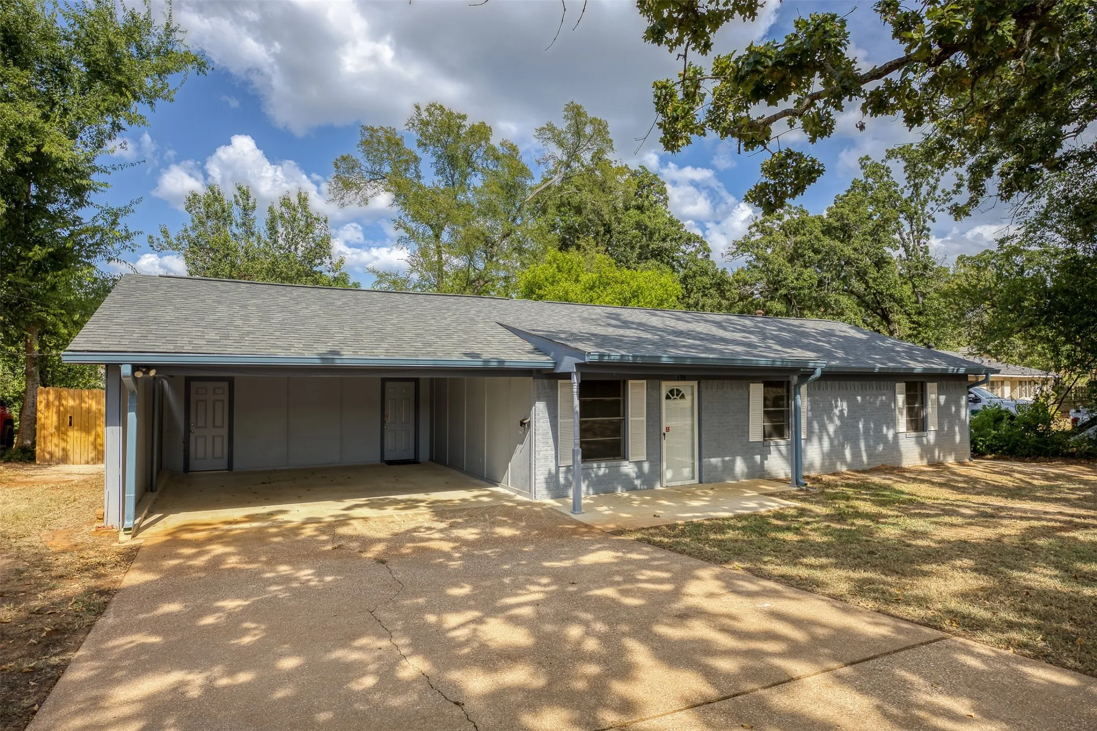 Single Family Residence For Sale in Anderson County , 130 Hillcrest Drive, Palestine, Texas 75801, 3 Bedroom, 2 Bathroom, Garage spaces, 1,367 Sqft, built in 1964, mls#21366367, Real Estate Agent in Palestine, Homes For Sale in Anderson county, Homes For Sale in Palestine, Realtor in Palestine Texas, Real Estate Brokerage Independent Realty Texas, Luminita Cordes Realtor