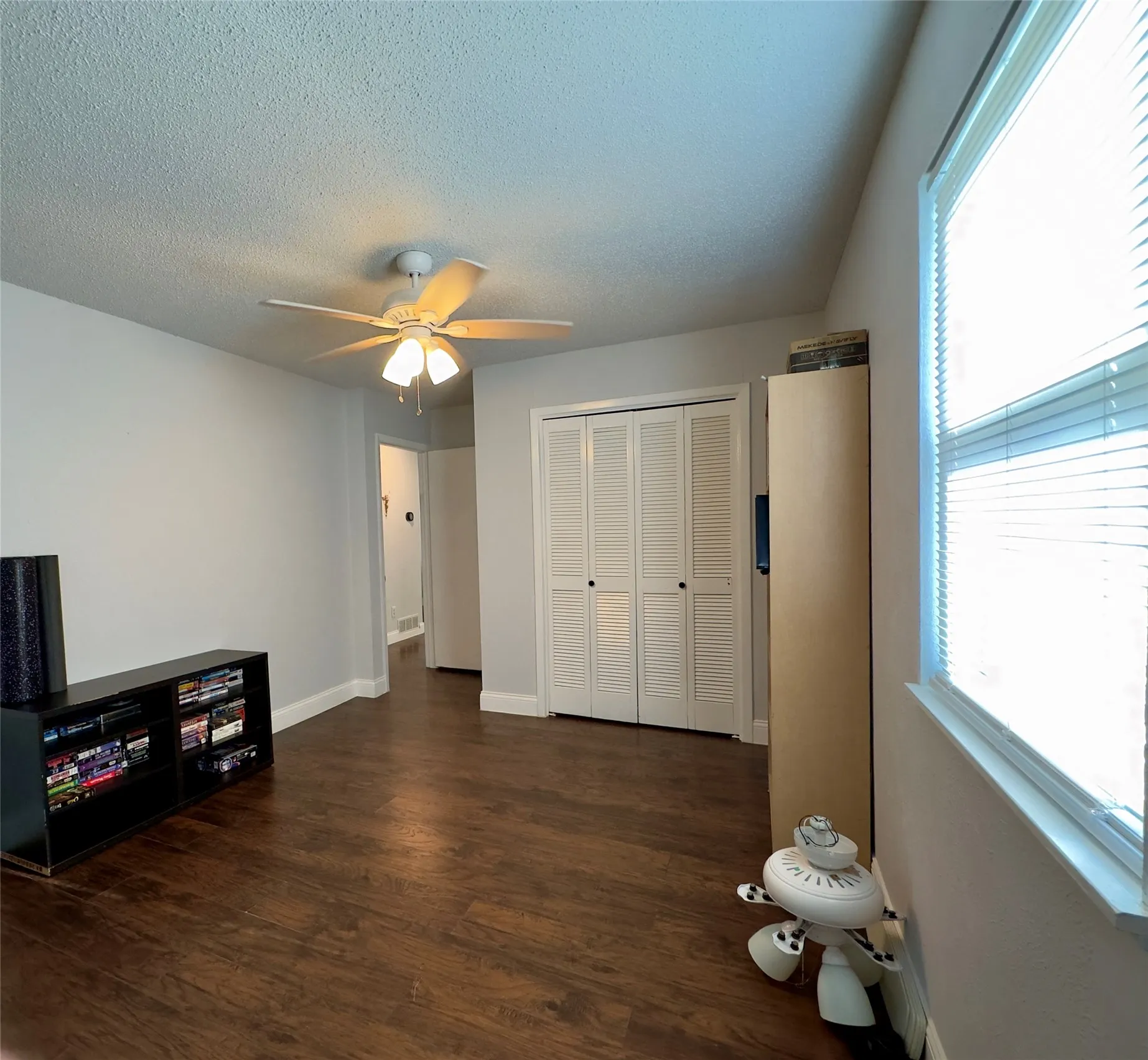 Single Family Residence For Sale in Hopkins County , 411 Mill Street, Cumby, Texas 75433, 3 Bedroom, 1 Bathroom, Garage spaces, 1,570 Sqft, built in 1976, mls#21366369, Real Estate Agent in Cumby, Homes For Sale in Hopkins county, Homes For Sale in Cumby, Realtor in Cumby Texas, Real Estate Brokerage Independent Realty Texas, Luminita Cordes Realtor