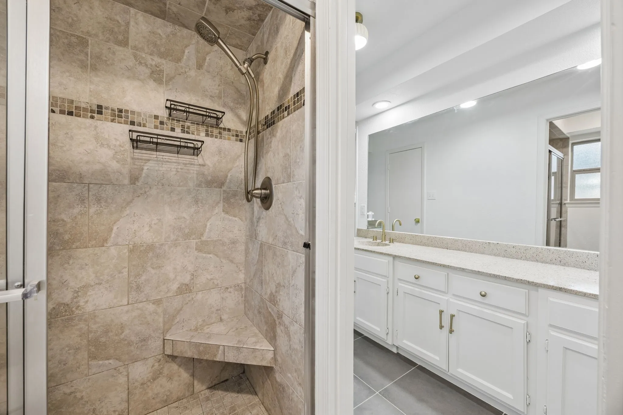 Single Family Residence For Sale in Tarrant County , 2701 Baldwin Drive, Arlington, Texas 76012, 3 Bedroom, 2 Bathroom, 2 Garage spaces, 1,941 Sqft, built in 1978, mls#21366279, Real Estate Agent in Arlington, Homes For Sale in Tarrant county, Homes For Sale in Arlington, Realtor in Arlington Texas, Real Estate Brokerage Independent Realty Texas, Luminita Cordes Realtor