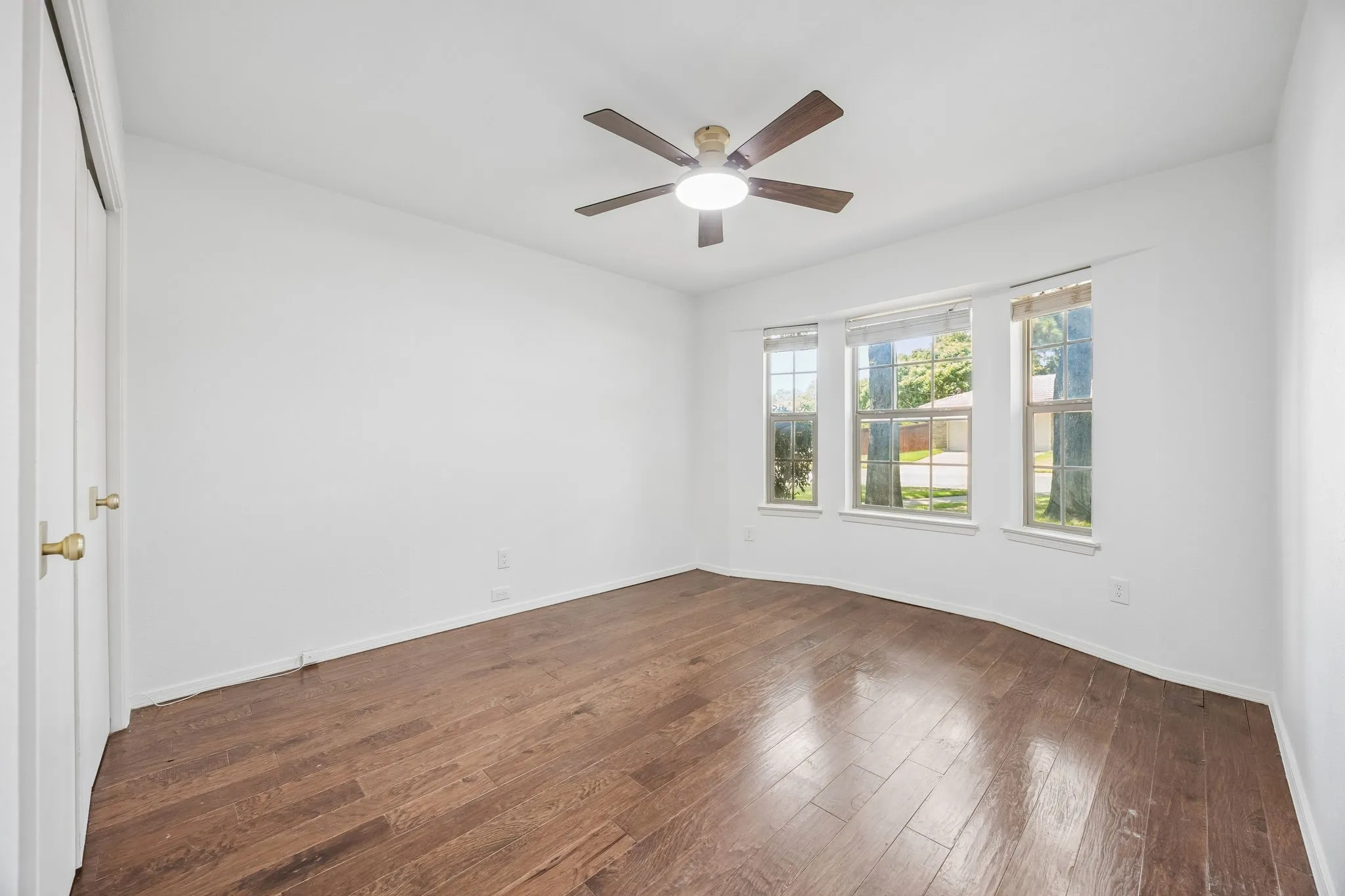 Single Family Residence For Sale in Tarrant County , 2701 Baldwin Drive, Arlington, Texas 76012, 3 Bedroom, 2 Bathroom, 2 Garage spaces, 1,941 Sqft, built in 1978, mls#21366279, Real Estate Agent in Arlington, Homes For Sale in Tarrant county, Homes For Sale in Arlington, Realtor in Arlington Texas, Real Estate Brokerage Independent Realty Texas, Luminita Cordes Realtor