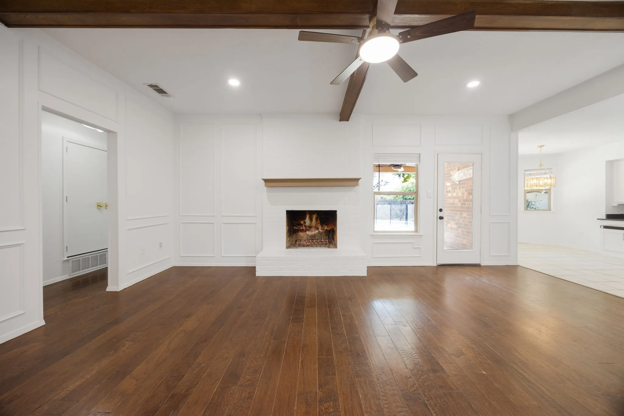 Single Family Residence For Sale in Tarrant County , 2701 Baldwin Drive, Arlington, Texas 76012, 3 Bedroom, 2 Bathroom, 2 Garage spaces, 1,941 Sqft, built in 1978, mls#21366279, Real Estate Agent in Arlington, Homes For Sale in Tarrant county, Homes For Sale in Arlington, Realtor in Arlington Texas, Real Estate Brokerage Independent Realty Texas, Luminita Cordes Realtor