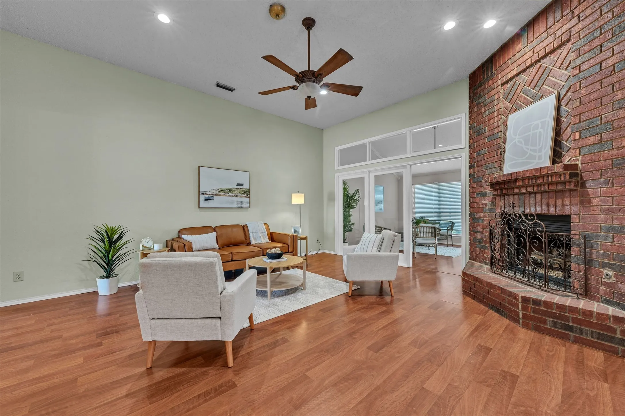 Single Family Residence For Sale in Tarrant County , 2741 White Oak Drive, Grand Prairie, Texas 75052, 4 Bedroom, 2 Bathroom, 2 Garage spaces, 2,207 Sqft, built in 1988, mls#21361917, Real Estate Agent in Grand Prairie, Homes For Sale in Tarrant county, Homes For Sale in Grand Prairie, Realtor in Grand Prairie Texas, Real Estate Brokerage Independent Realty Texas, Luminita Cordes Realtor