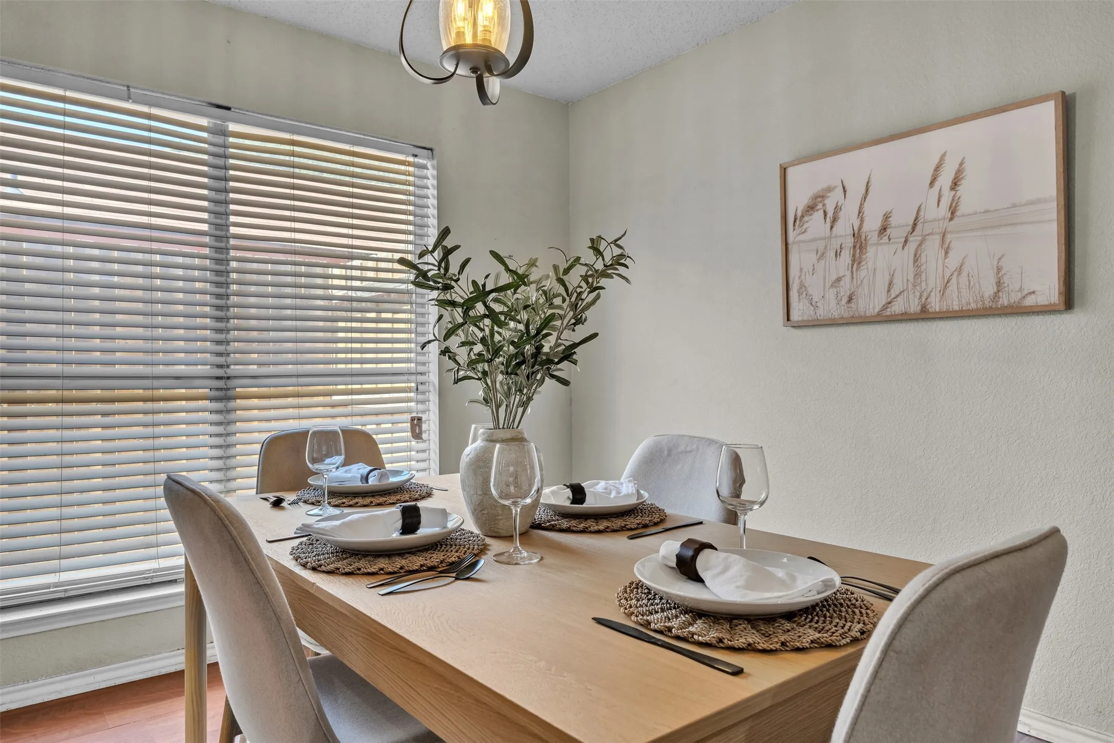 Single Family Residence For Sale in Tarrant County , 2741 White Oak Drive, Grand Prairie, Texas 75052, 4 Bedroom, 2 Bathroom, 2 Garage spaces, 2,207 Sqft, built in 1988, mls#21361917, Real Estate Agent in Grand Prairie, Homes For Sale in Tarrant county, Homes For Sale in Grand Prairie, Realtor in Grand Prairie Texas, Real Estate Brokerage Independent Realty Texas, Luminita Cordes Realtor