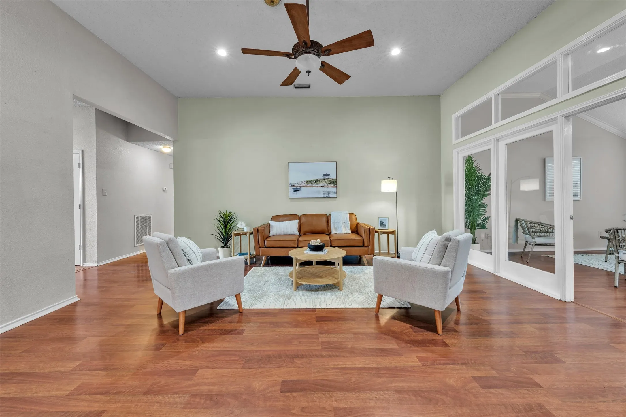 Single Family Residence For Sale in Tarrant County , 2741 White Oak Drive, Grand Prairie, Texas 75052, 4 Bedroom, 2 Bathroom, 2 Garage spaces, 2,207 Sqft, built in 1988, mls#21361917, Real Estate Agent in Grand Prairie, Homes For Sale in Tarrant county, Homes For Sale in Grand Prairie, Realtor in Grand Prairie Texas, Real Estate Brokerage Independent Realty Texas, Luminita Cordes Realtor