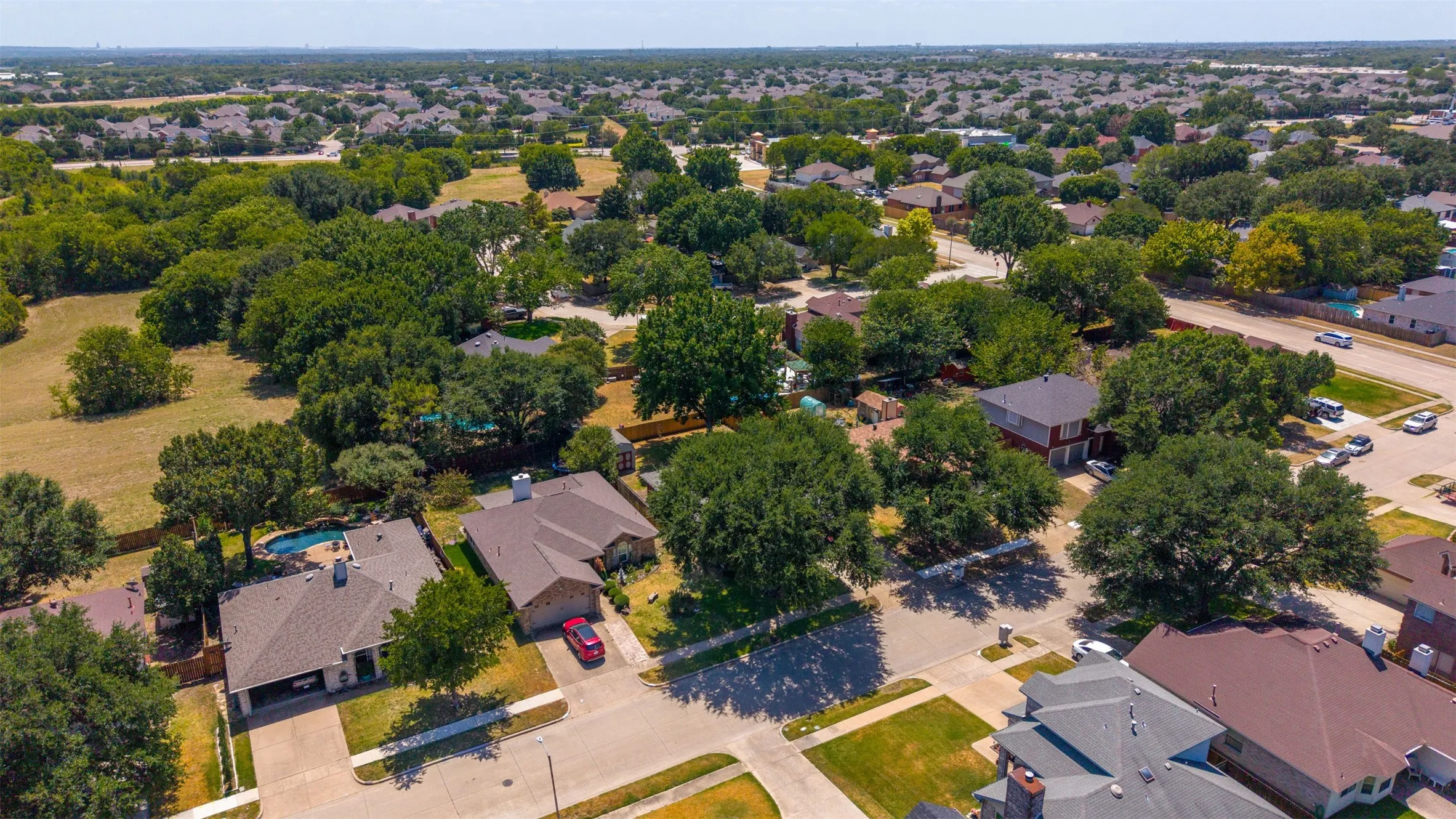 Single Family Residence For Sale in Tarrant County , 2741 White Oak Drive, Grand Prairie, Texas 75052, 4 Bedroom, 2 Bathroom, 2 Garage spaces, 2,207 Sqft, built in 1988, mls#21361917, Real Estate Agent in Grand Prairie, Homes For Sale in Tarrant county, Homes For Sale in Grand Prairie, Realtor in Grand Prairie Texas, Real Estate Brokerage Independent Realty Texas, Luminita Cordes Realtor
