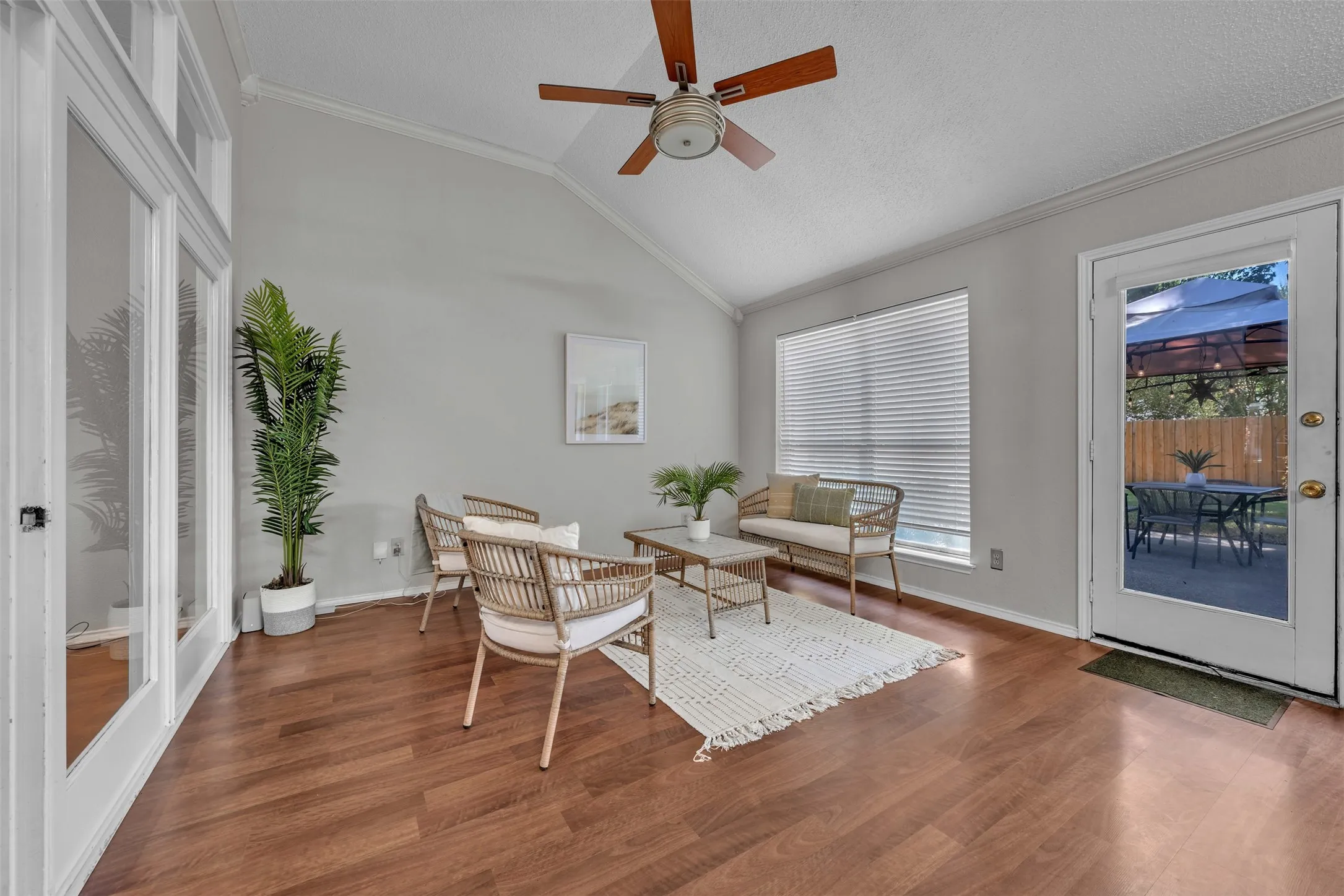Single Family Residence For Sale in Tarrant County , 2741 White Oak Drive, Grand Prairie, Texas 75052, 4 Bedroom, 2 Bathroom, 2 Garage spaces, 2,207 Sqft, built in 1988, mls#21361917, Real Estate Agent in Grand Prairie, Homes For Sale in Tarrant county, Homes For Sale in Grand Prairie, Realtor in Grand Prairie Texas, Real Estate Brokerage Independent Realty Texas, Luminita Cordes Realtor