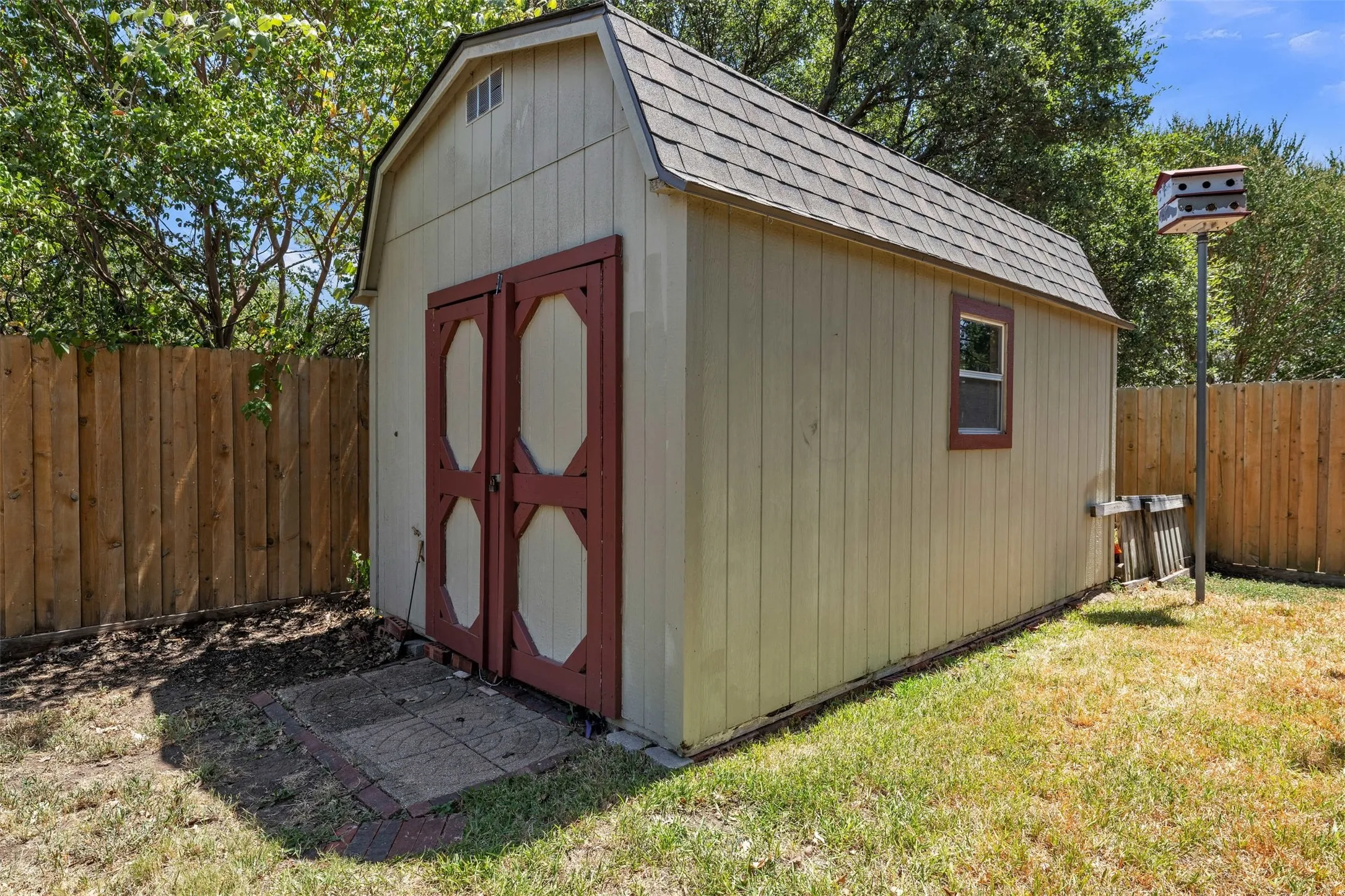 Single Family Residence For Sale in Tarrant County , 2741 White Oak Drive, Grand Prairie, Texas 75052, 4 Bedroom, 2 Bathroom, 2 Garage spaces, 2,207 Sqft, built in 1988, mls#21361917, Real Estate Agent in Grand Prairie, Homes For Sale in Tarrant county, Homes For Sale in Grand Prairie, Realtor in Grand Prairie Texas, Real Estate Brokerage Independent Realty Texas, Luminita Cordes Realtor