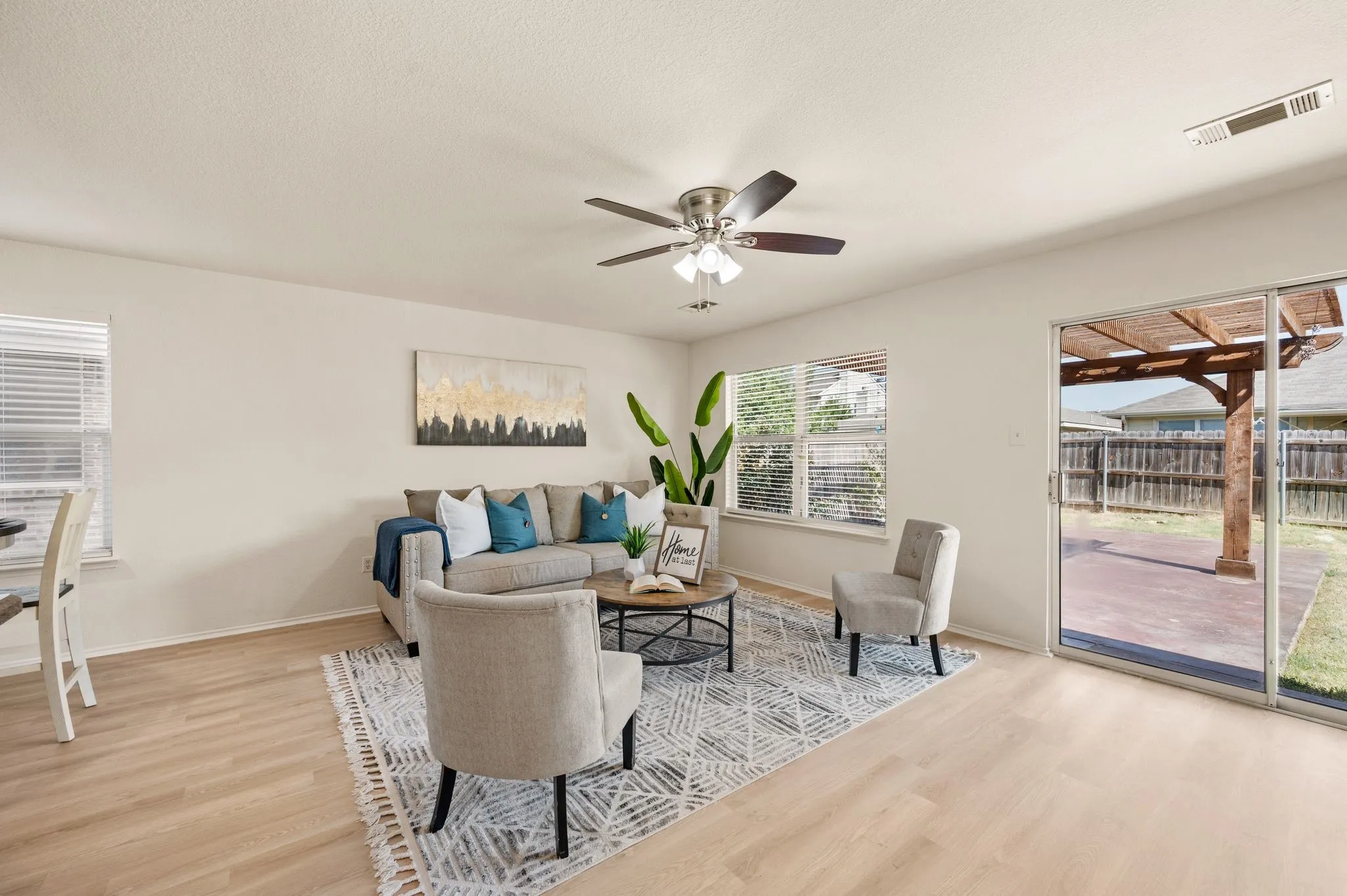 Single Family Residence For Sale in Tarrant County , 5025 Senator Drive, Fort Worth, Texas 76244, 4 Bedroom, 3 Bathroom, 2 Garage spaces, 3,454 Sqft, built in 2002, mls#21362330, Real Estate Agent in Fort Worth, Homes For Sale in Tarrant county, Homes For Sale in Fort Worth, Realtor in Fort Worth Texas, Real Estate Brokerage Independent Realty Texas, Luminita Cordes Realtor